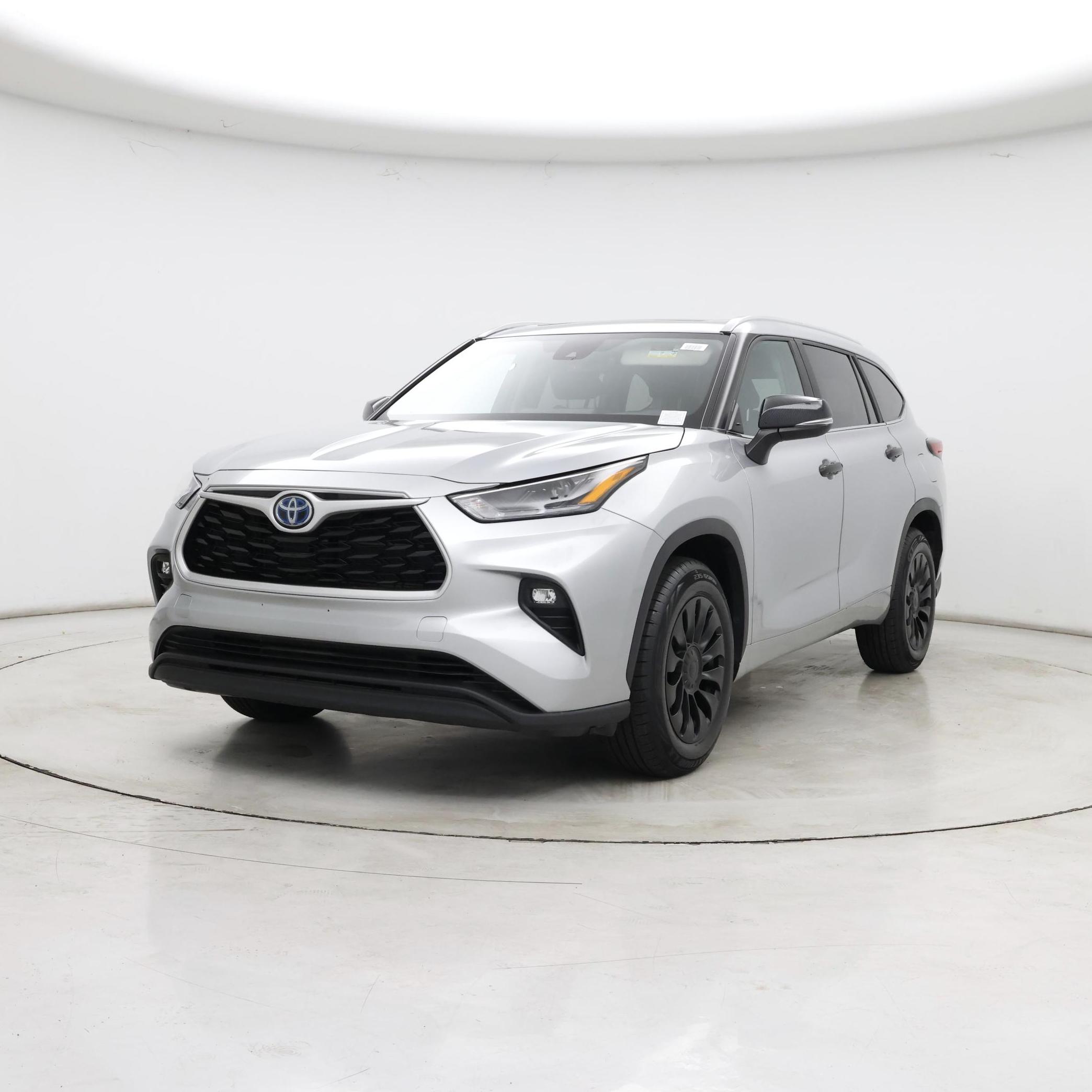 Thumbnail: 2023 Toyota Highlander - 4