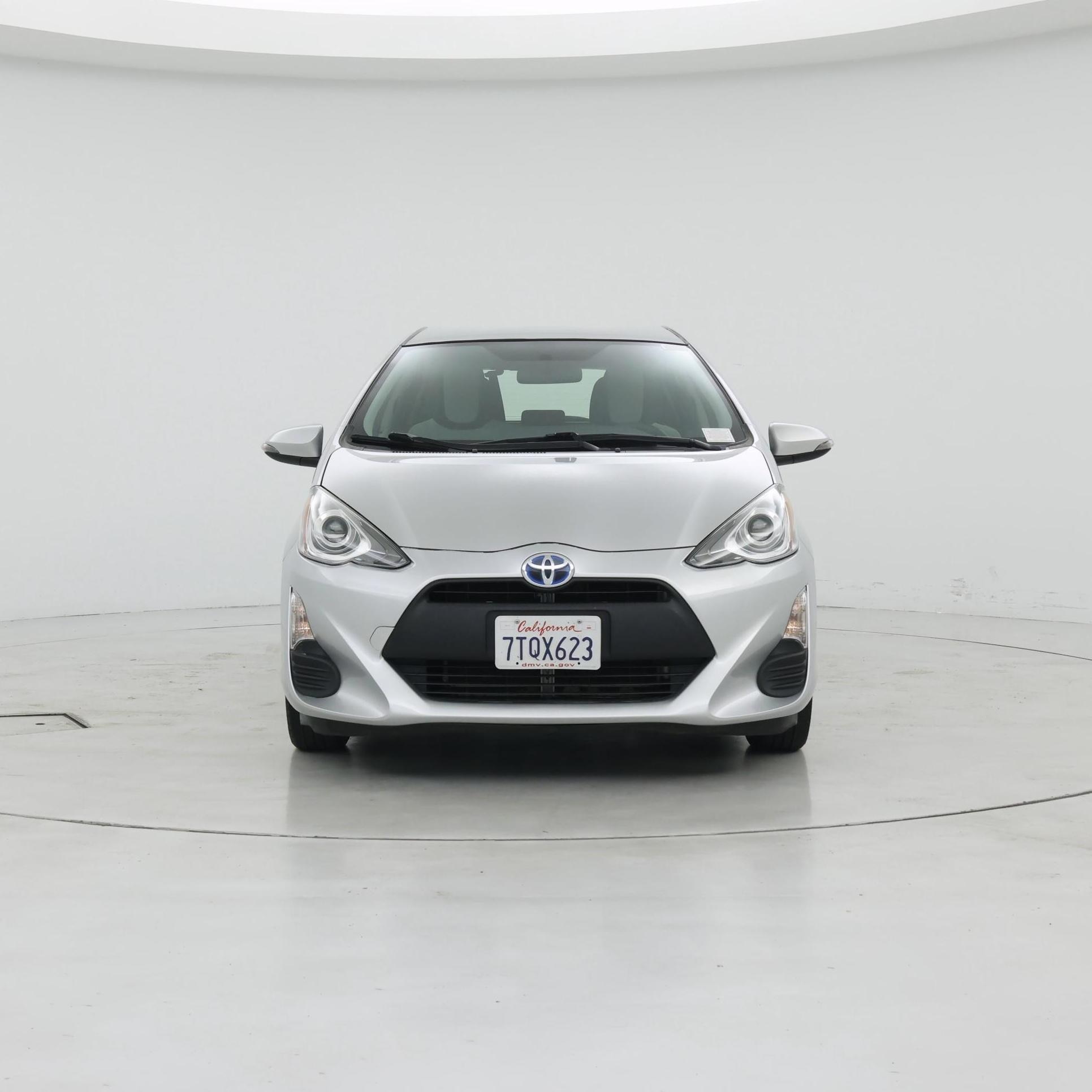 Thumbnail: 2016 Toyota Prius c - 5