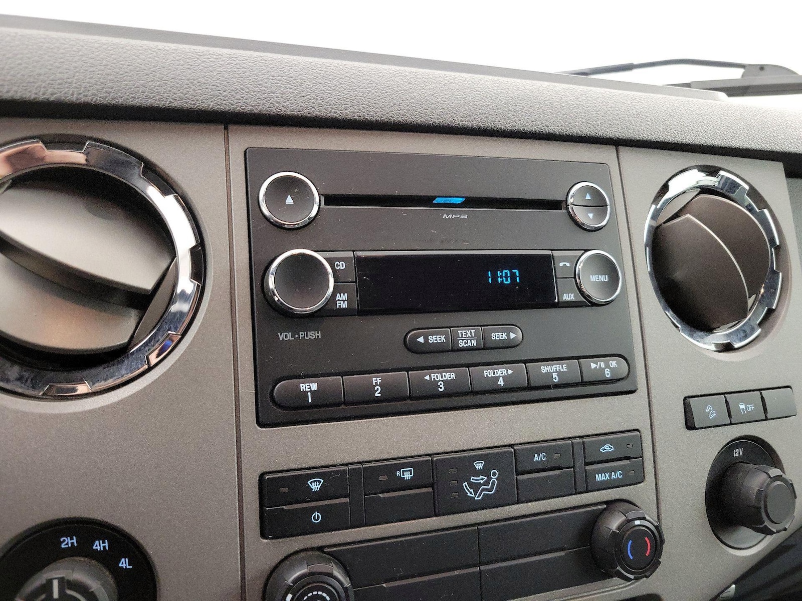 2016 Ford F-350 Super Duty XLT - Photo 16