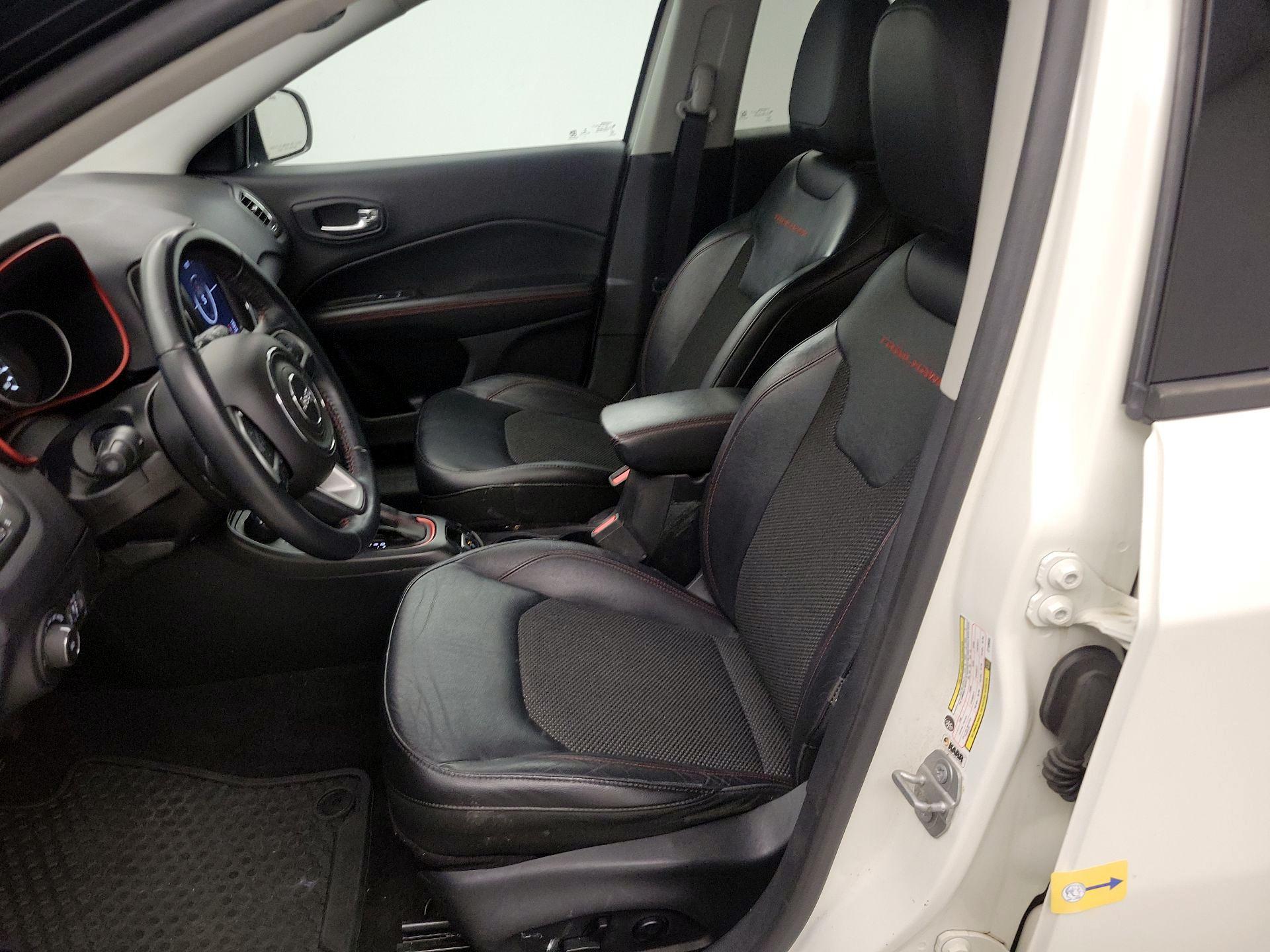 Thumbnail: 2018 Jeep Compass - 11