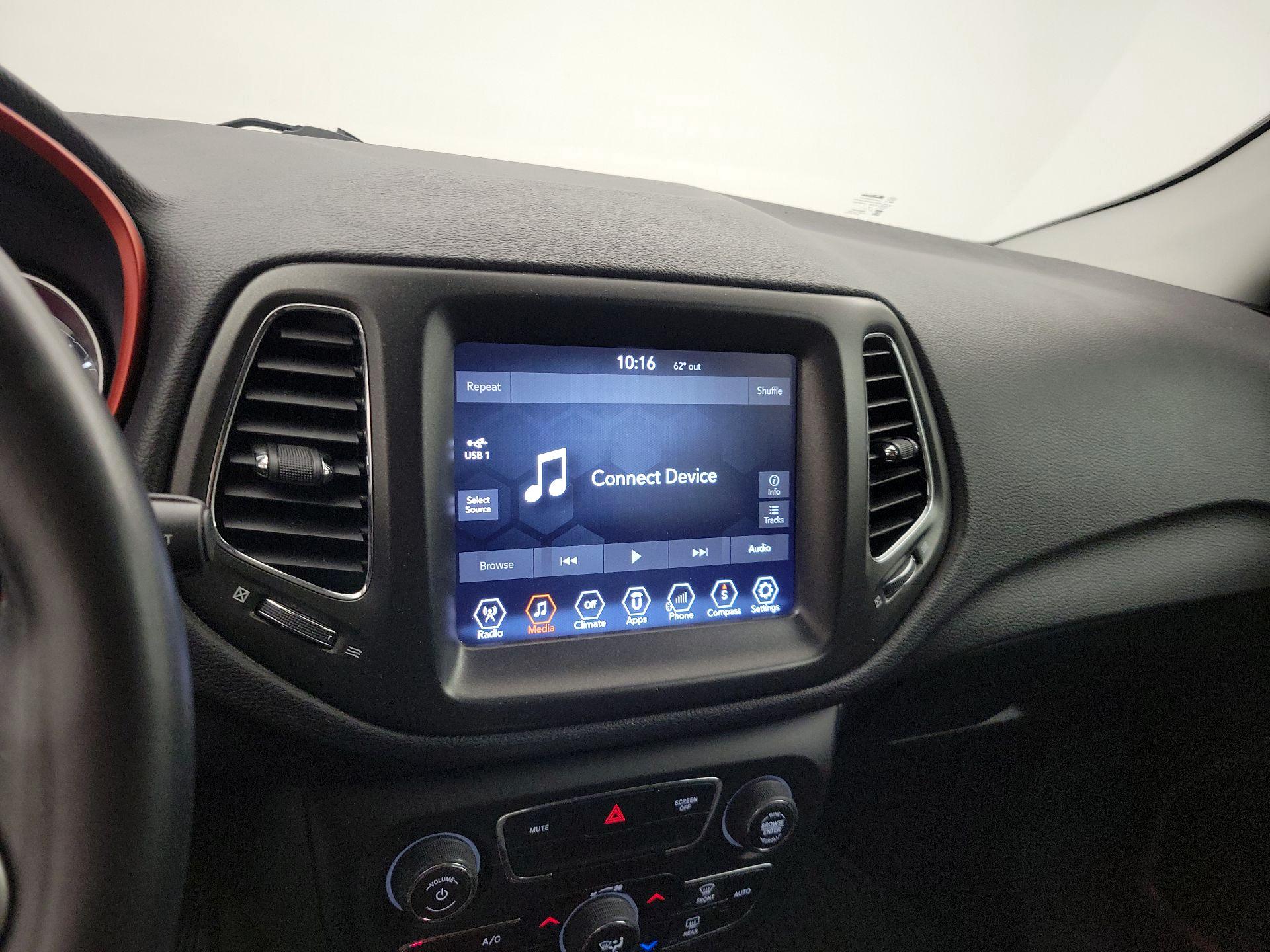 Thumbnail: 2018 Jeep Compass - 16