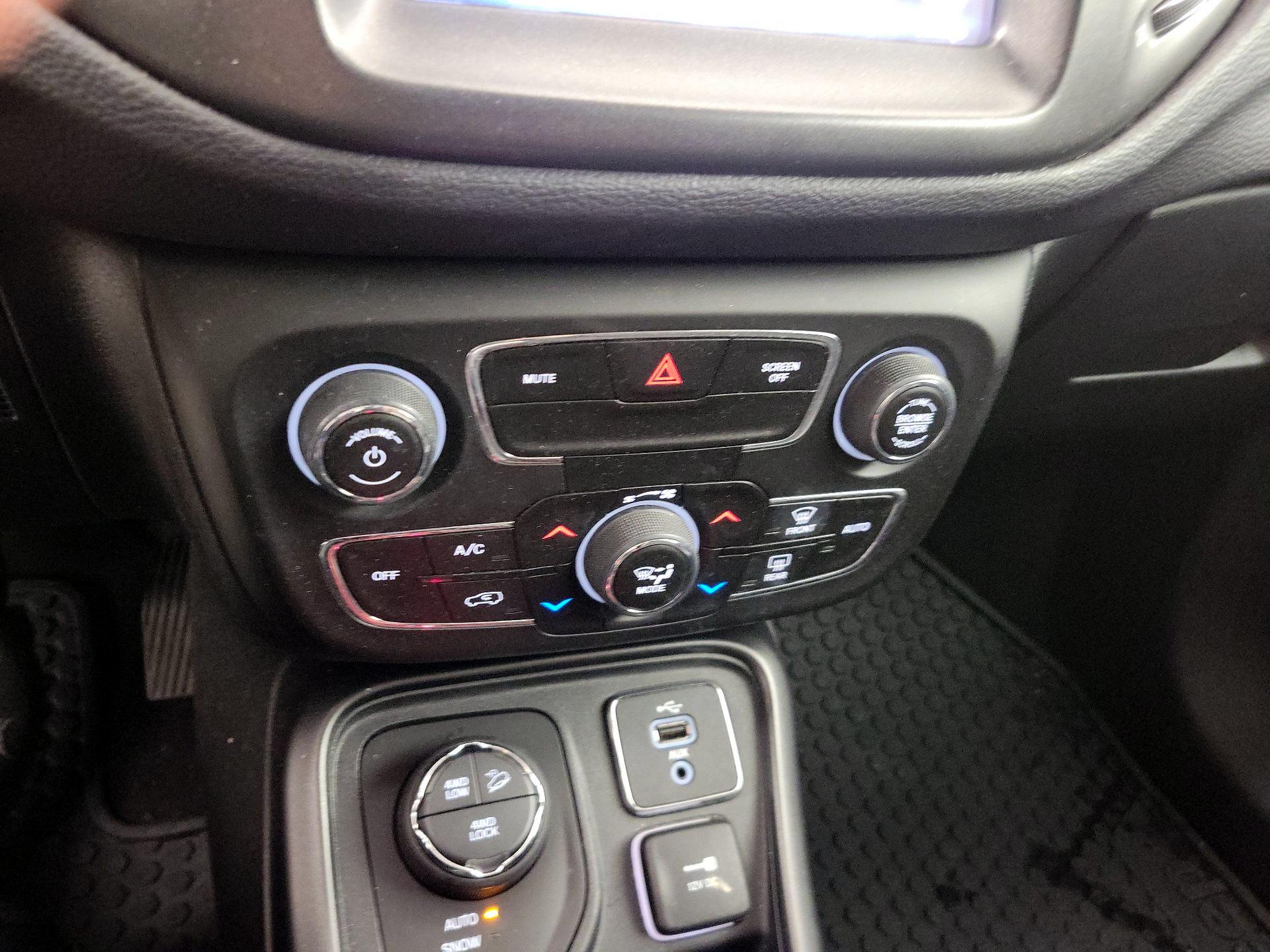 Thumbnail: 2018 Jeep Compass - 17
