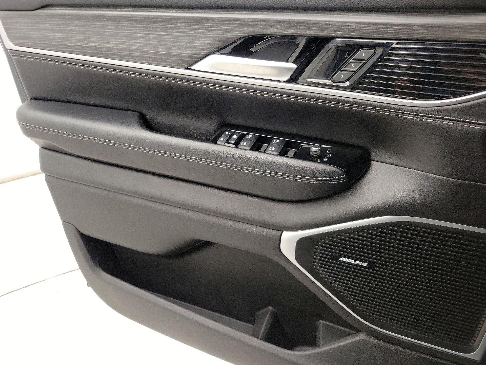 Thumbnail: 2023 Jeep Wagoneer - 12