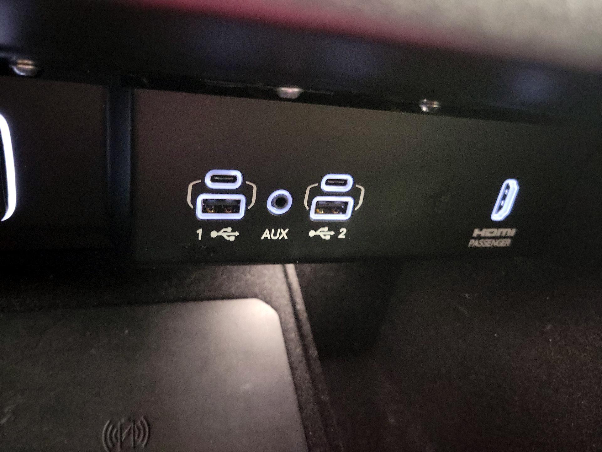 Thumbnail: 2023 Jeep Wagoneer - 19