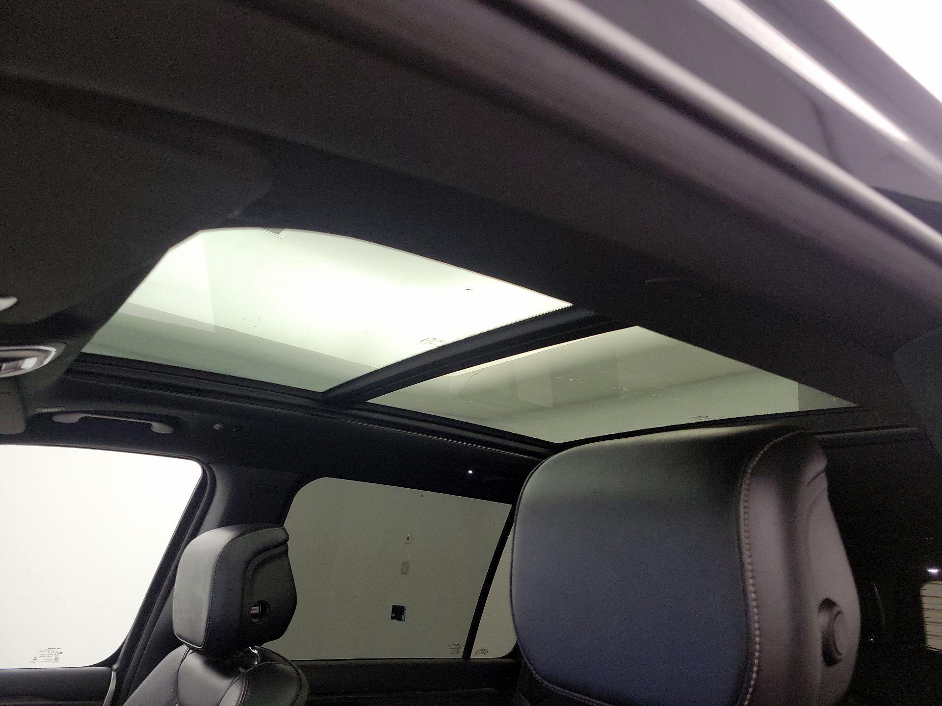 Thumbnail: 2023 Jeep Wagoneer - 20