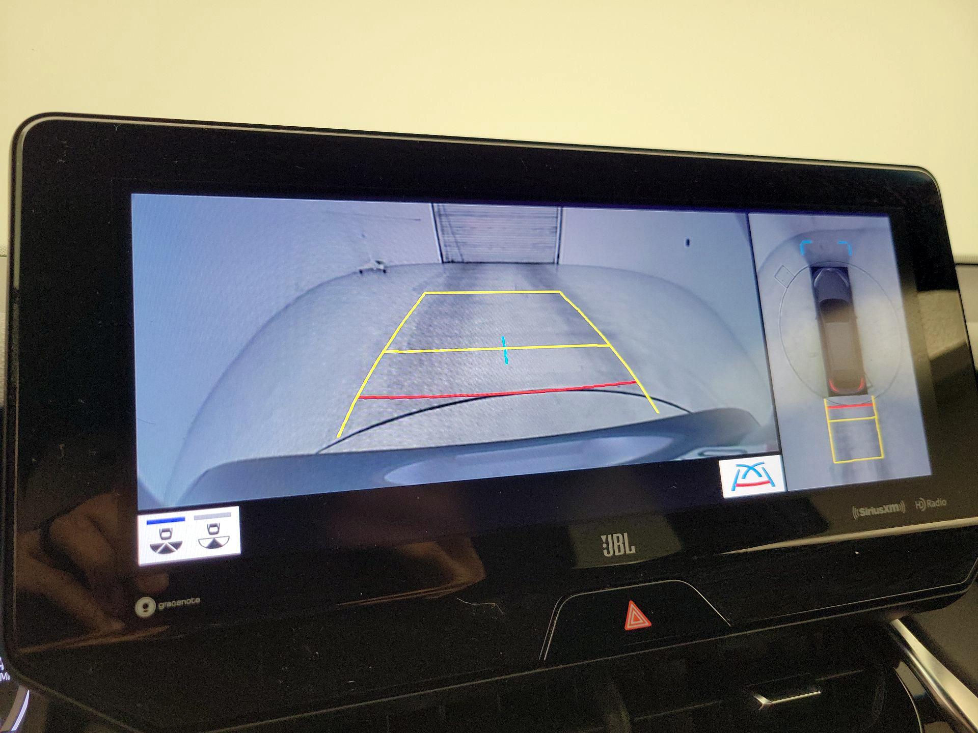 Thumbnail: 2021 Toyota Venza - 15