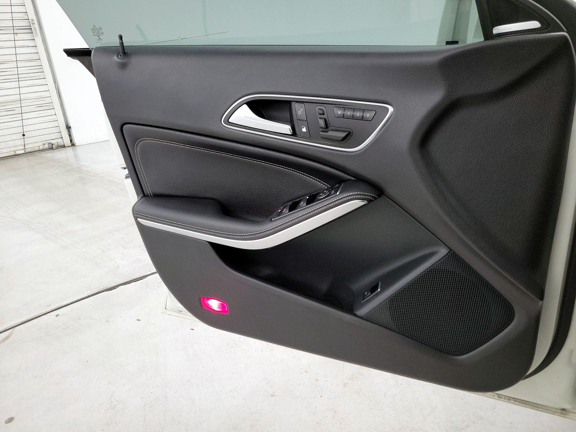 Thumbnail: 2015 Mercedes-Benz CLA - 12