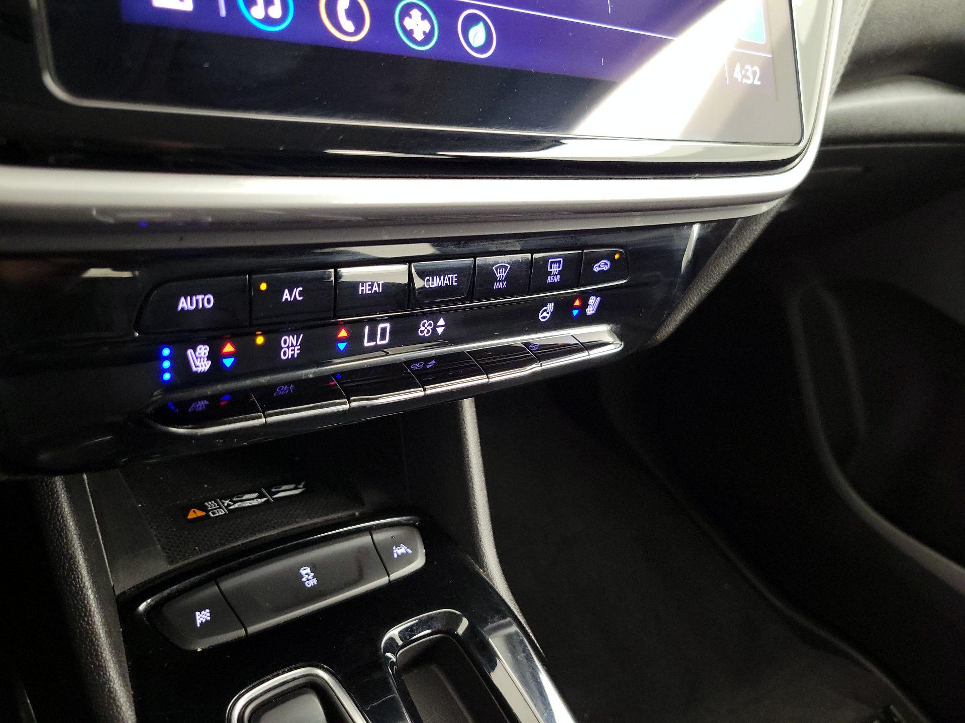 Thumbnail: 2022 Chevrolet Bolt EUV - 16