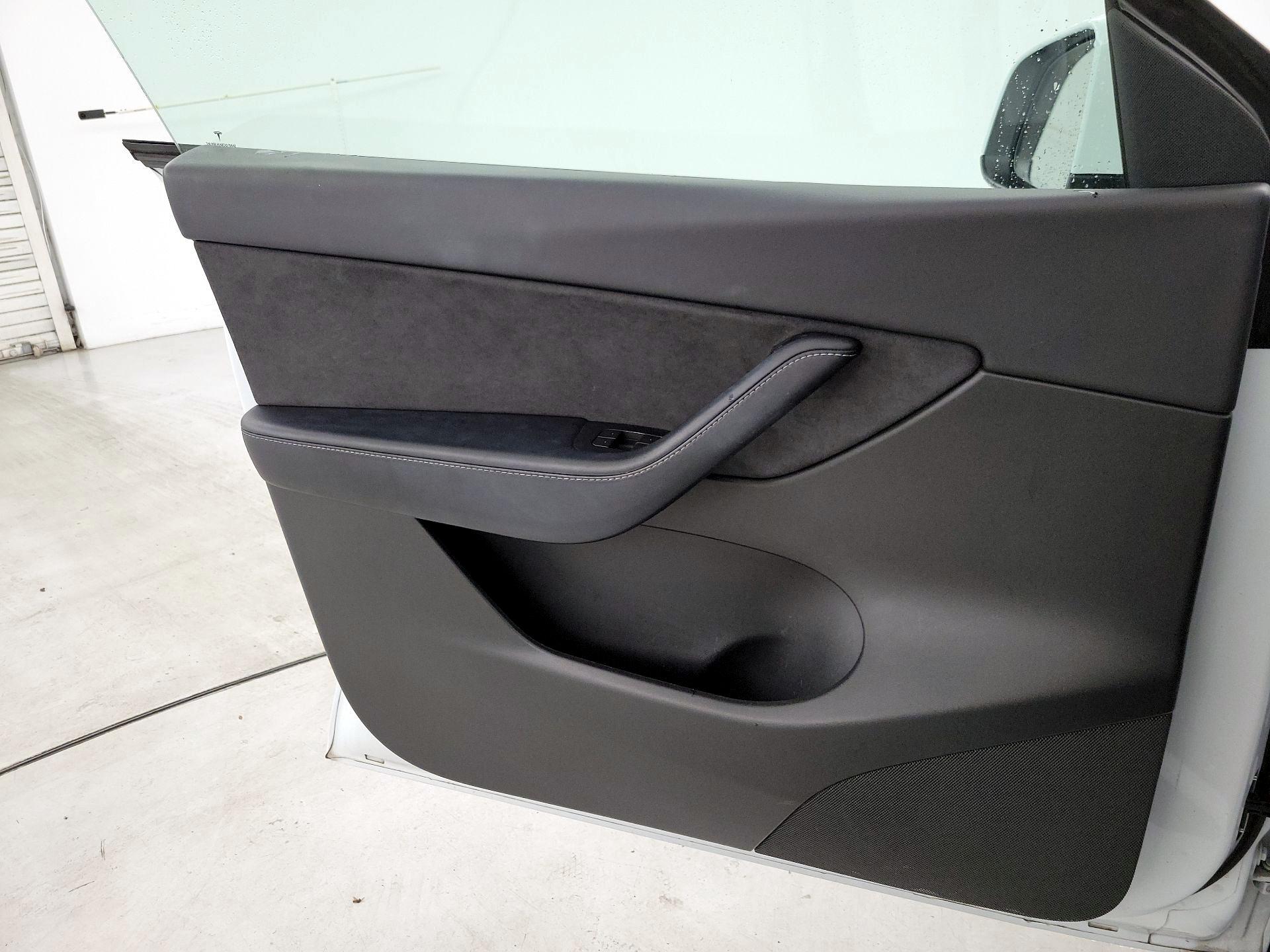 Thumbnail: 2022 Tesla Model Y - 12