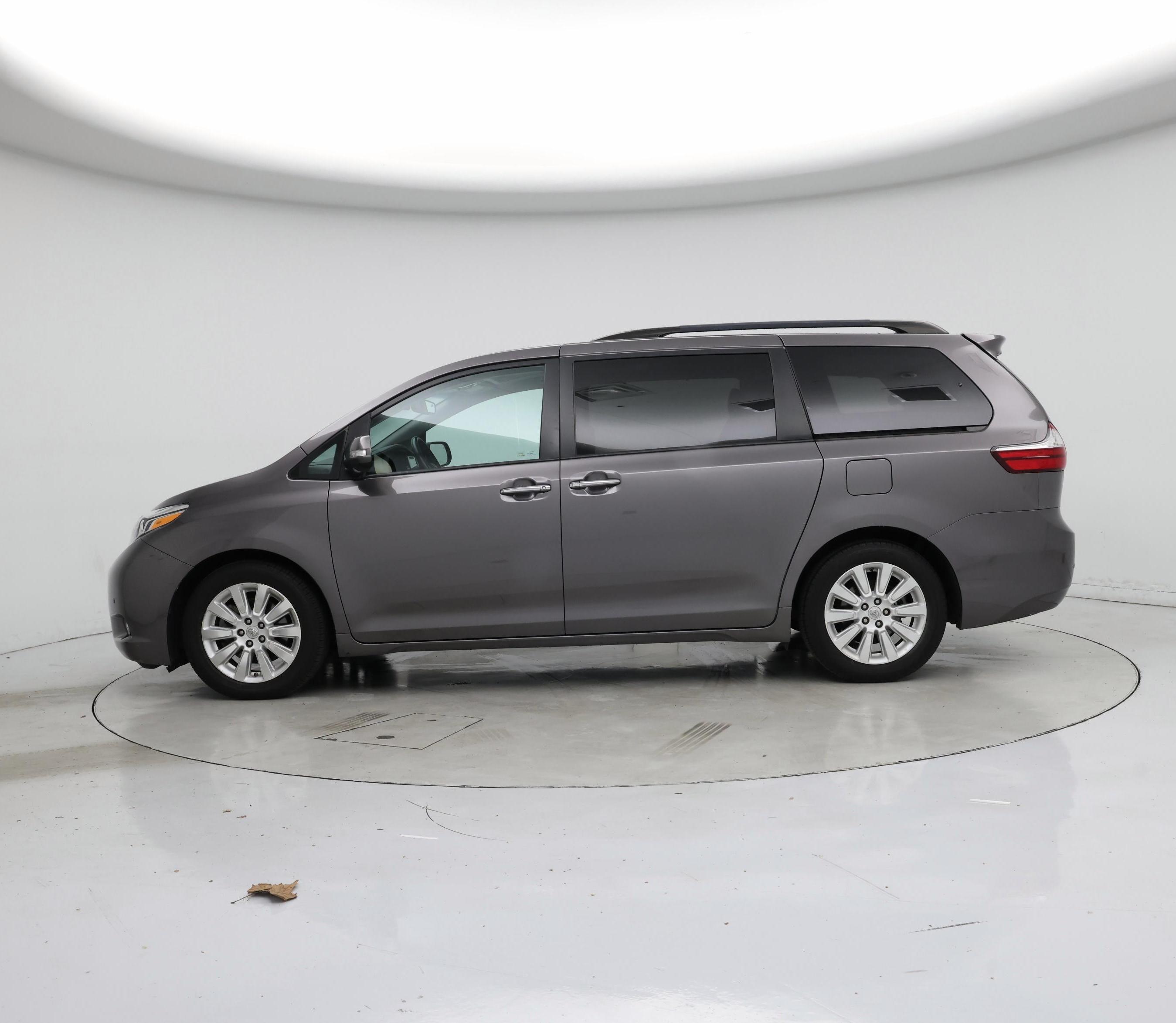 Thumbnail: 2016 Toyota Sienna - 3