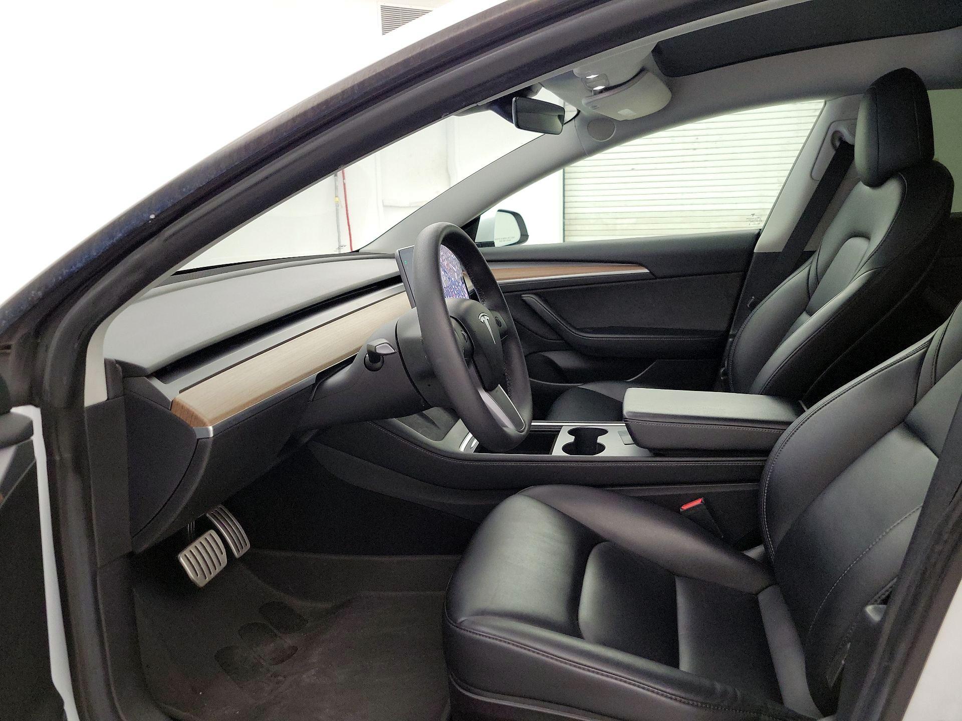 Thumbnail: 2022 Tesla Model 3 - 11