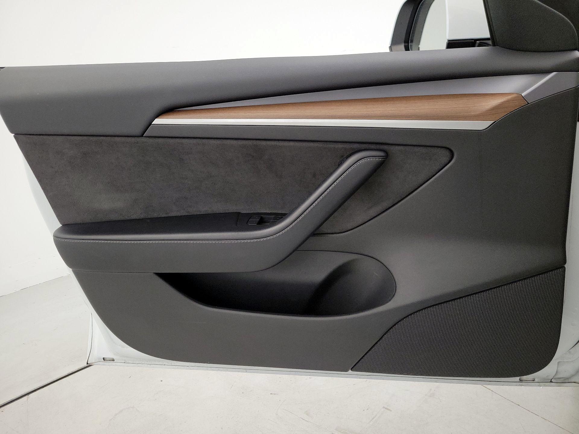 Thumbnail: 2022 Tesla Model 3 - 12