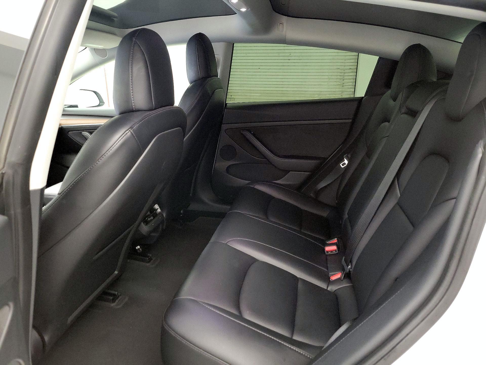 Thumbnail: 2022 Tesla Model 3 - 19