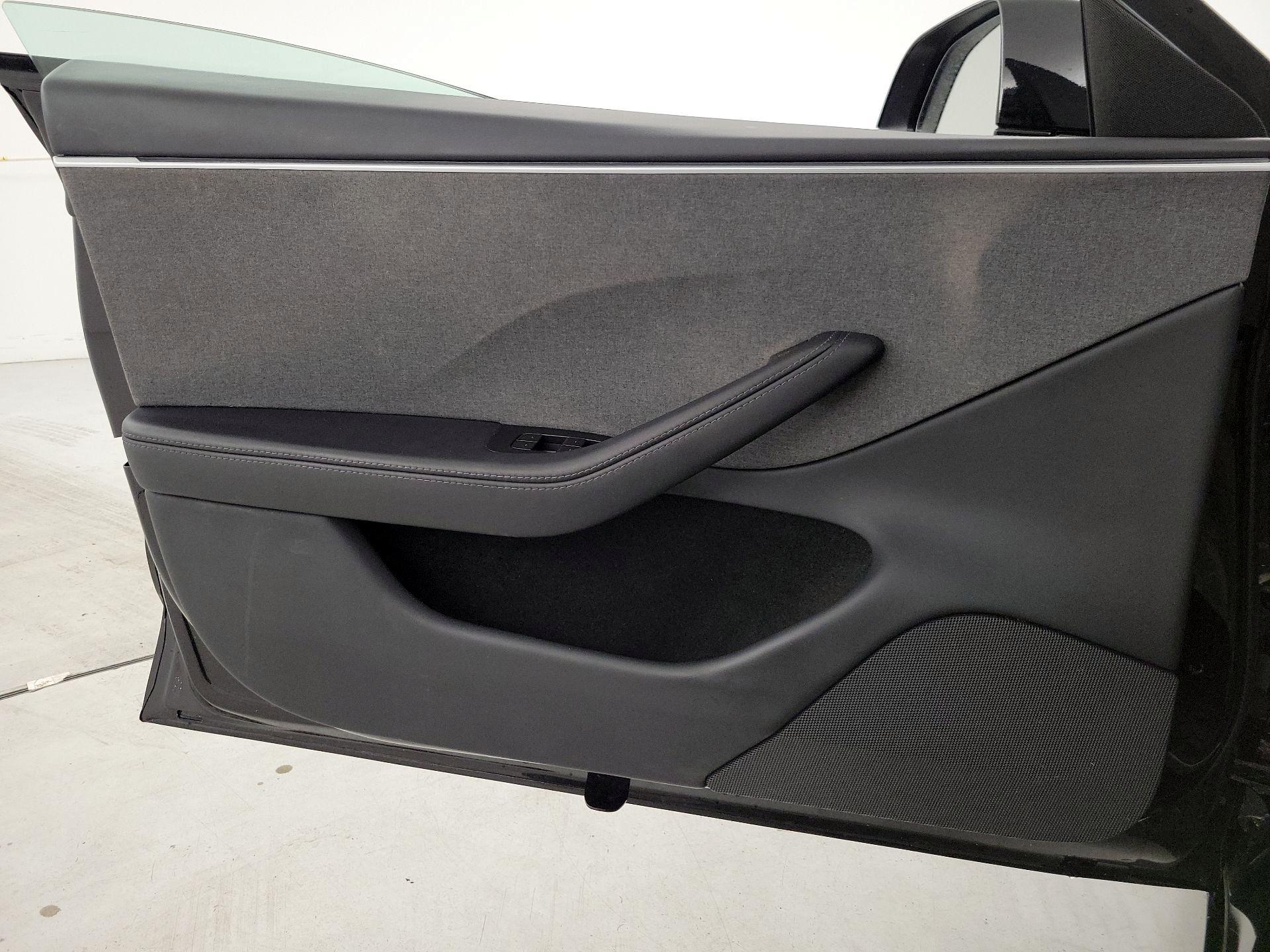 Thumbnail: 2025 Tesla Model 3 - 12