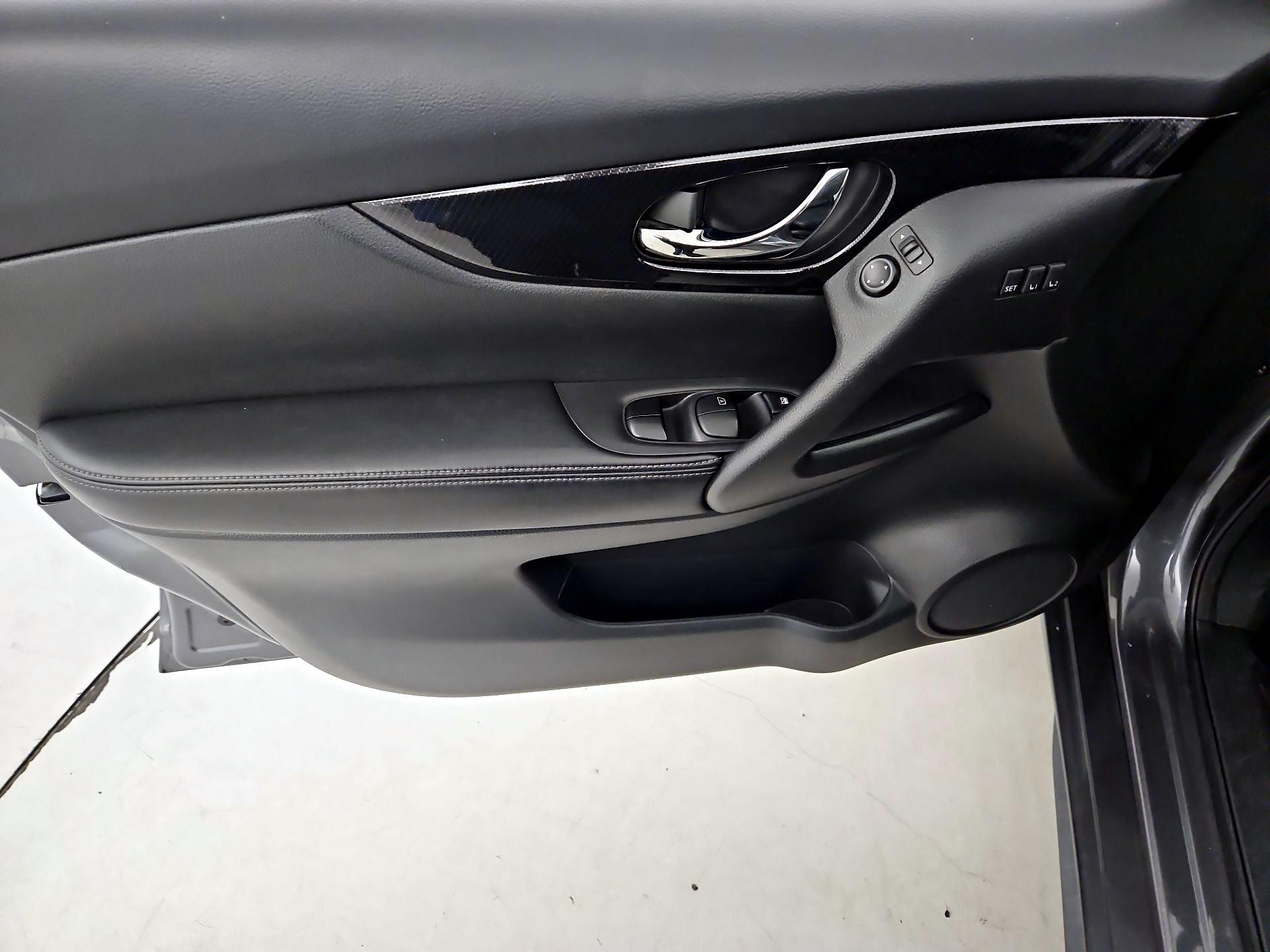 Thumbnail: 2019 Nissan Rogue - 12