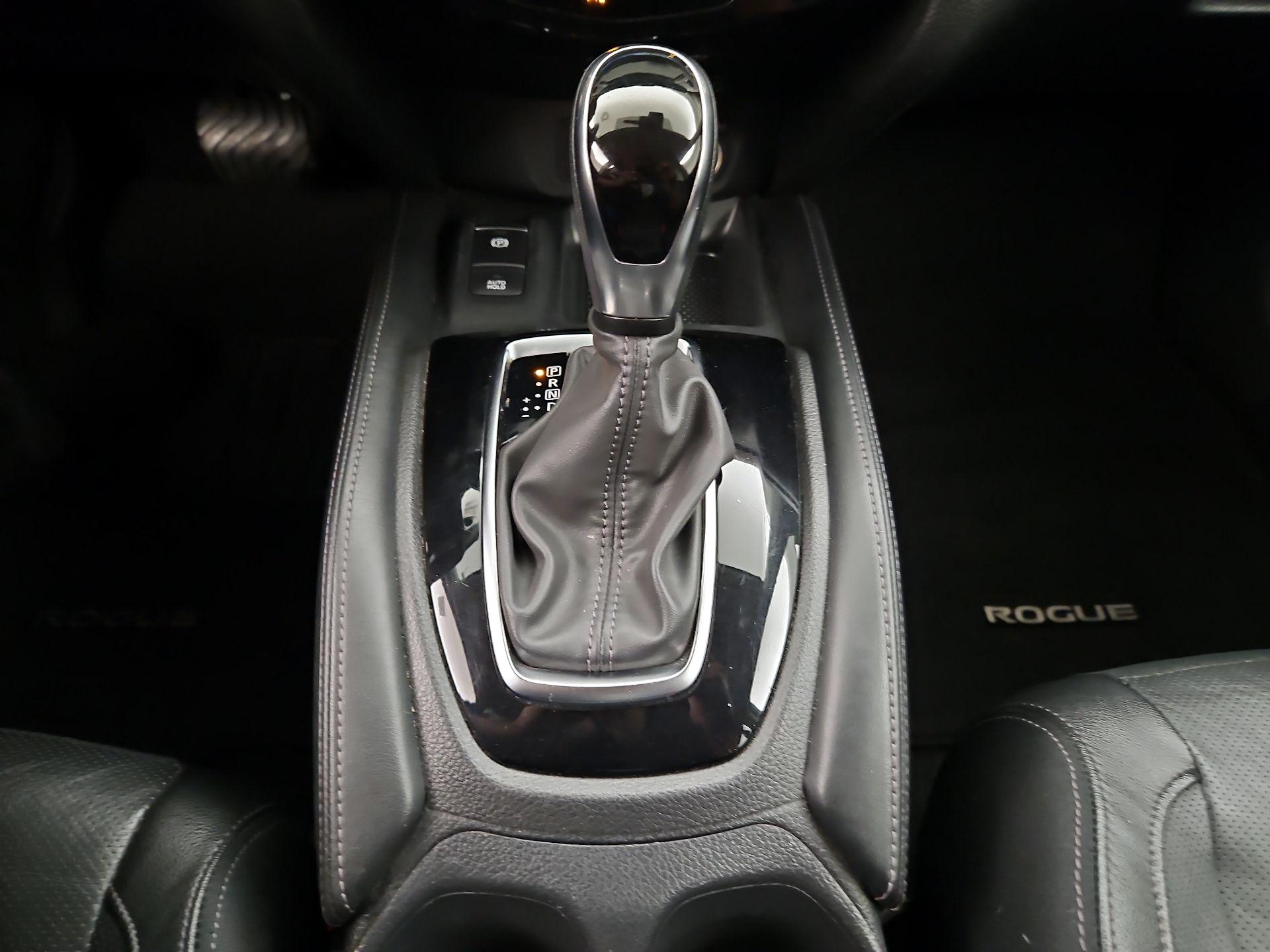 Thumbnail: 2019 Nissan Rogue - 18