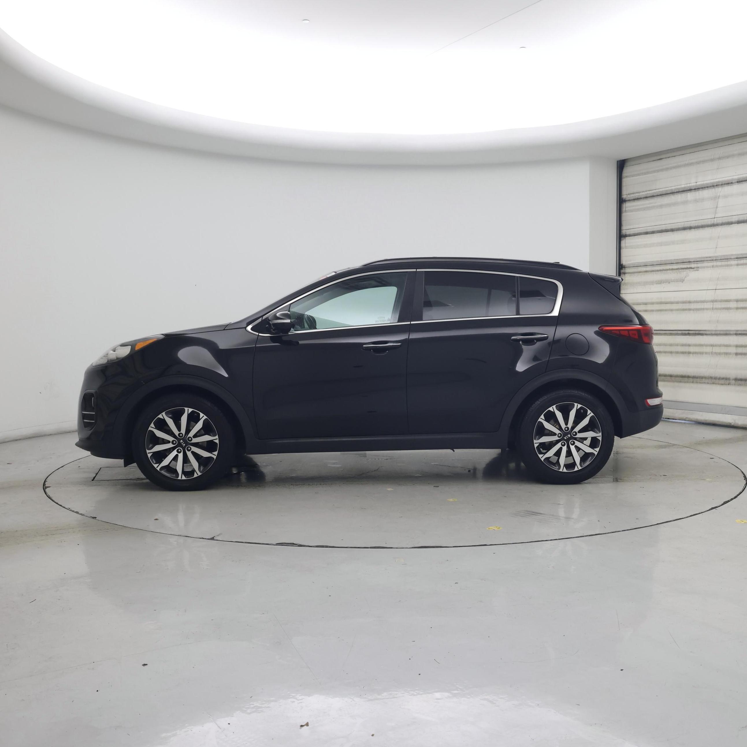 Thumbnail: 2018 Kia Sportage - 3