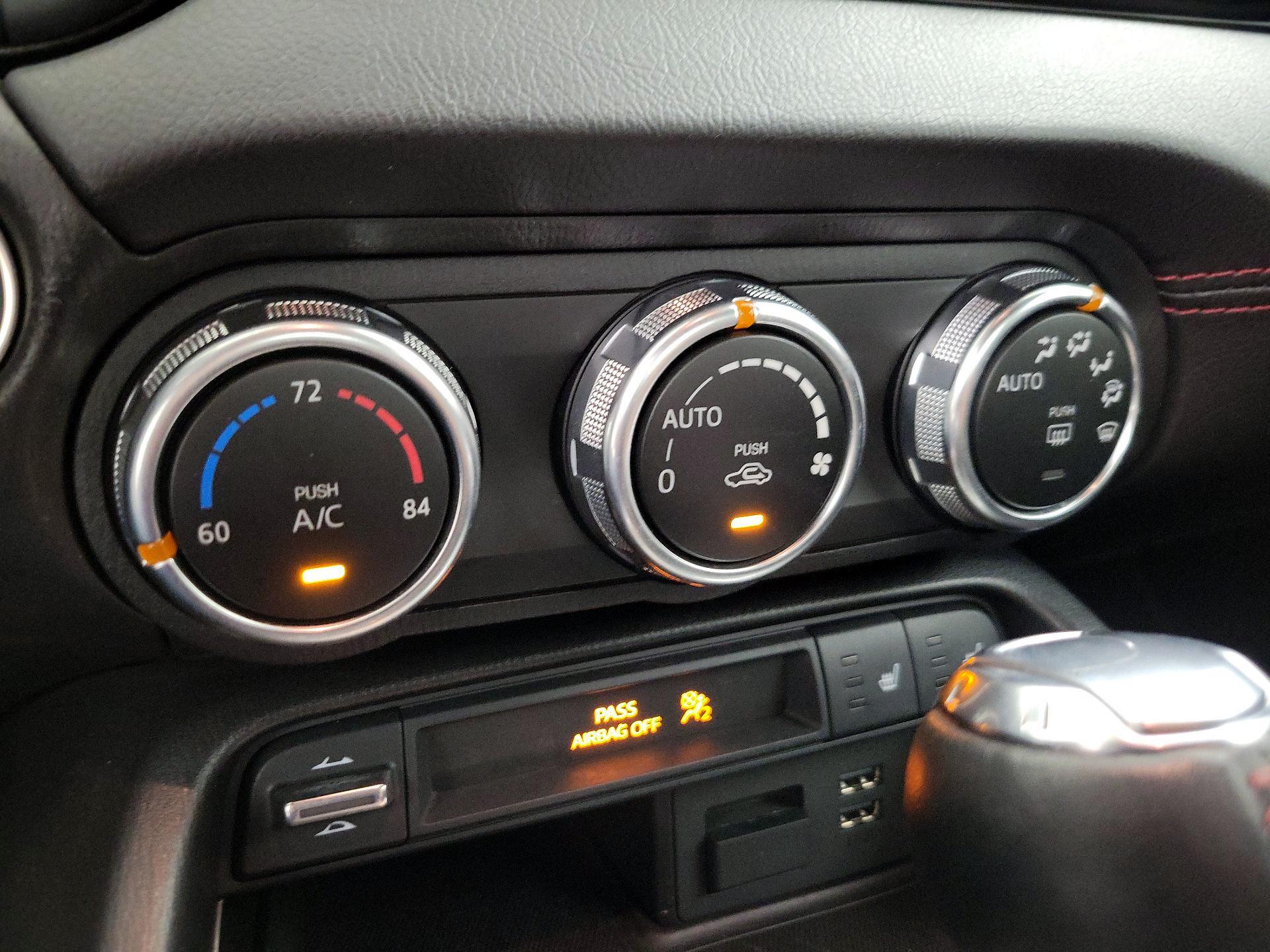 Thumbnail: 2017 Mazda MX-5 Miata - 16