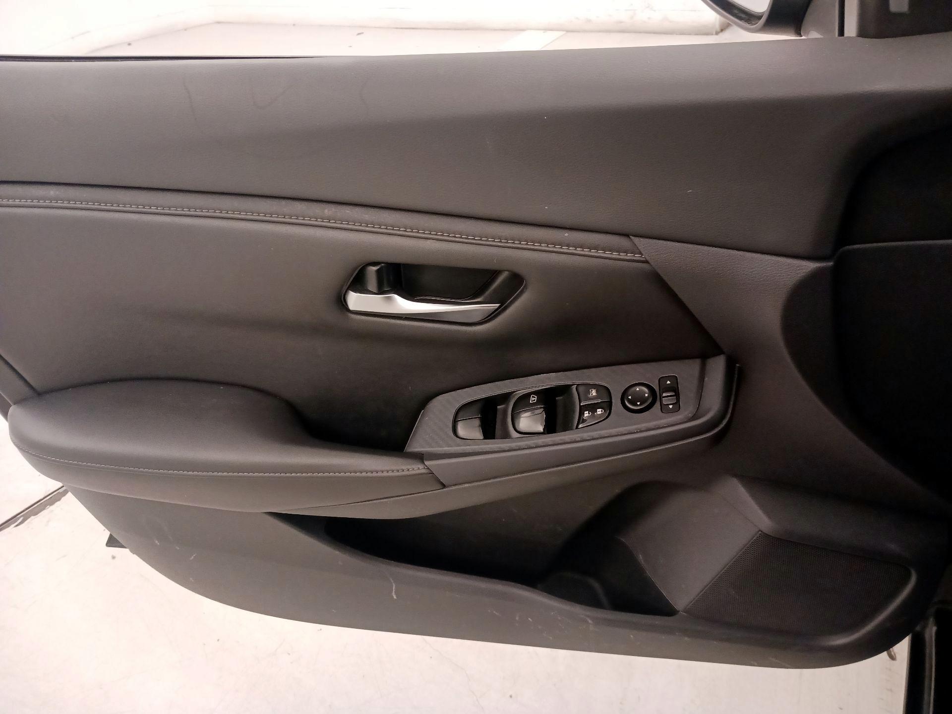 Thumbnail: 2021 Nissan Sentra - 12