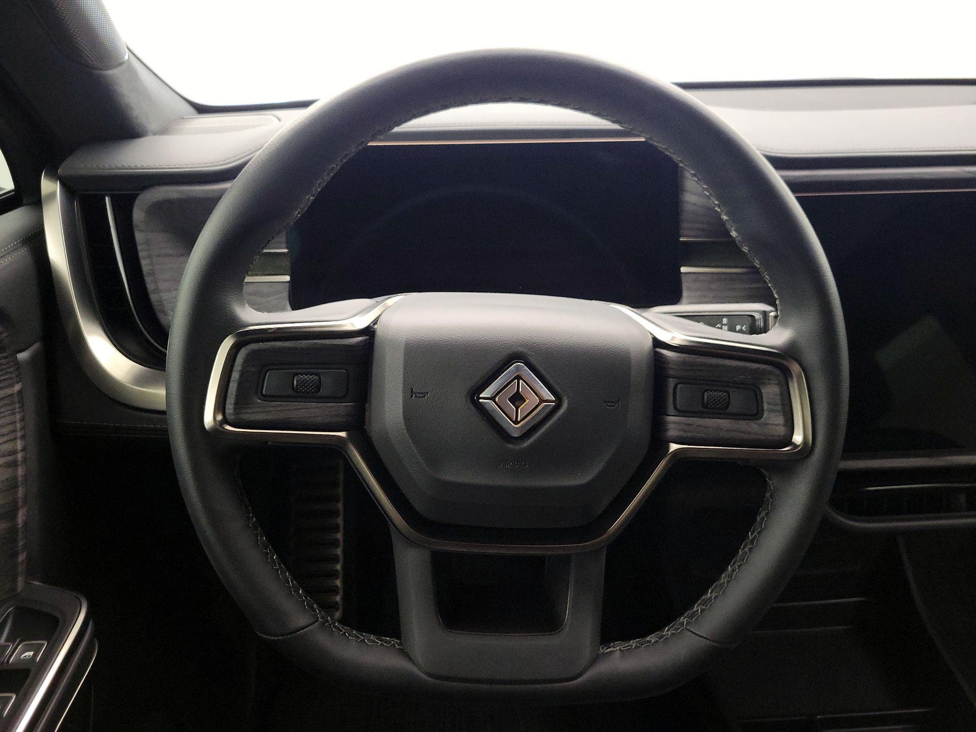 Thumbnail: 2023 Rivian R1T - 10