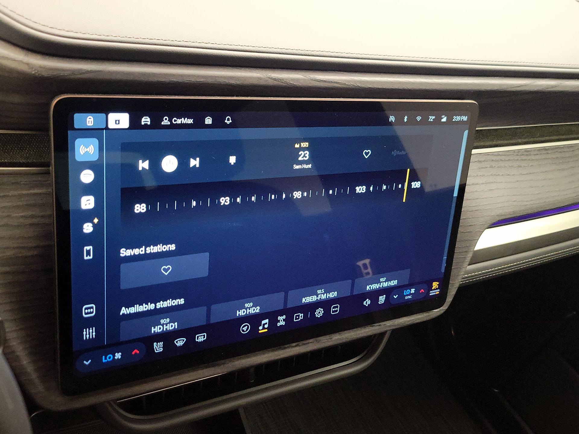 Thumbnail: 2023 Rivian R1T - 15