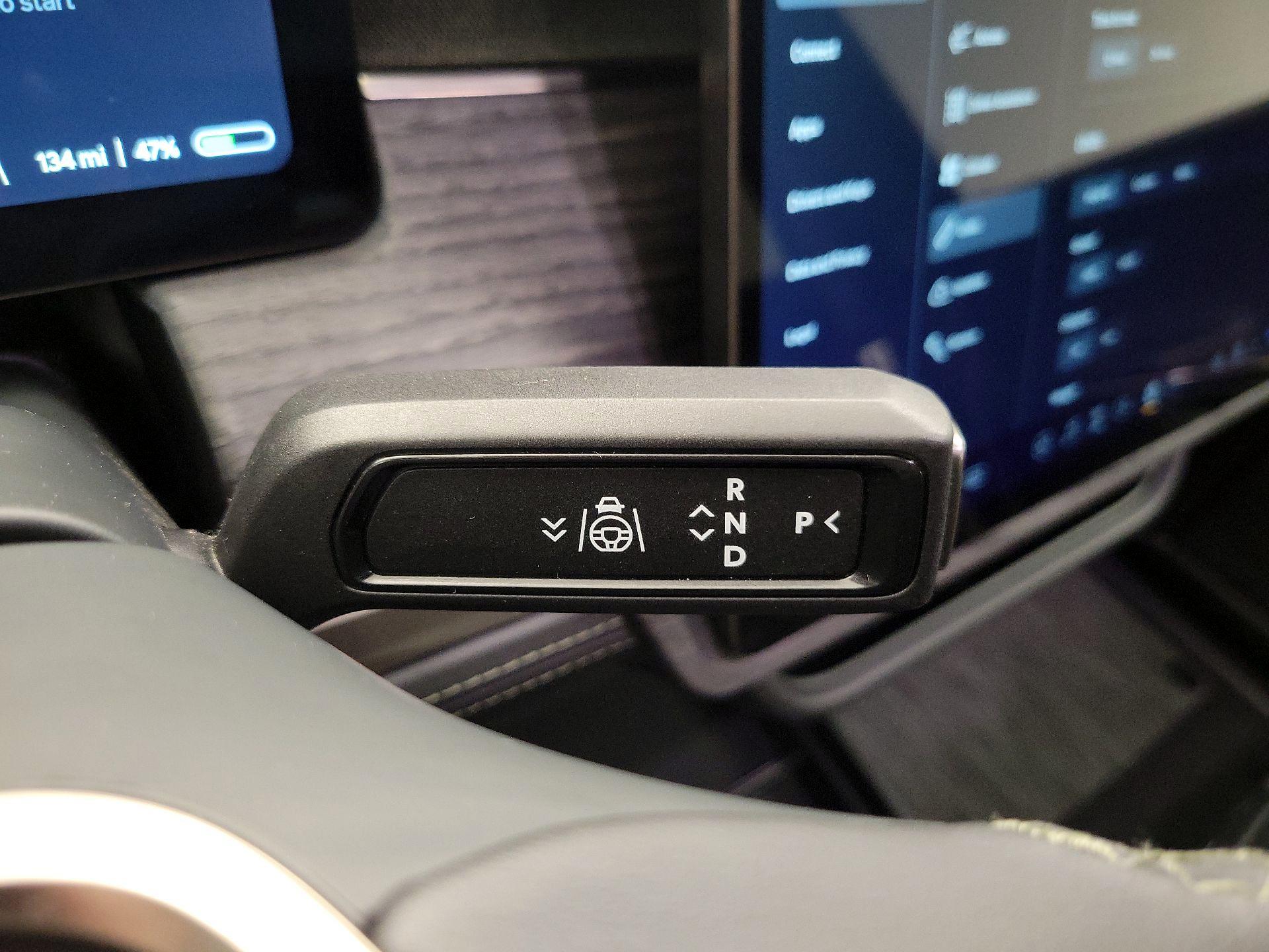 Thumbnail: 2023 Rivian R1T - 17