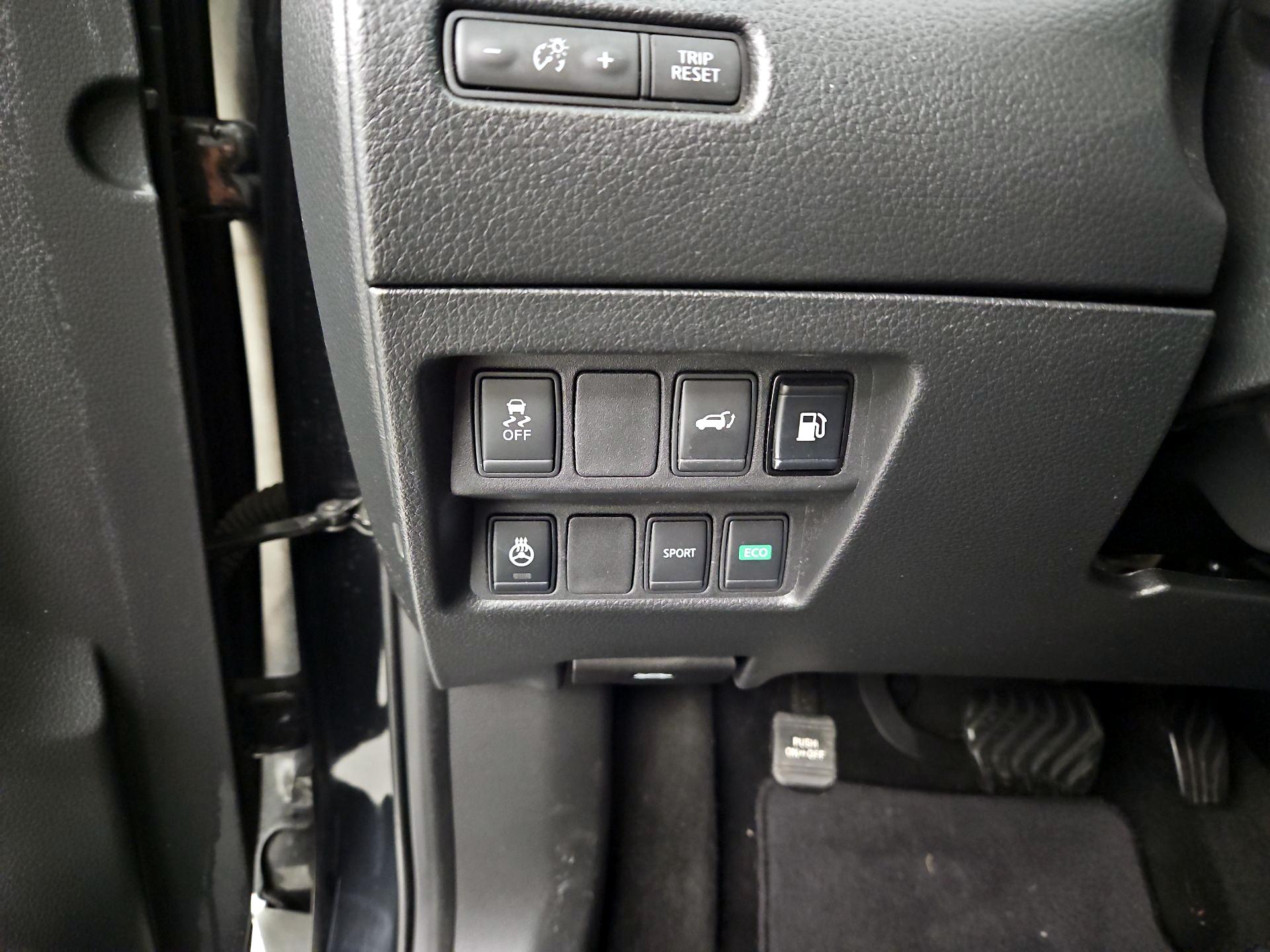 Thumbnail: 2018 Nissan Rogue - 13