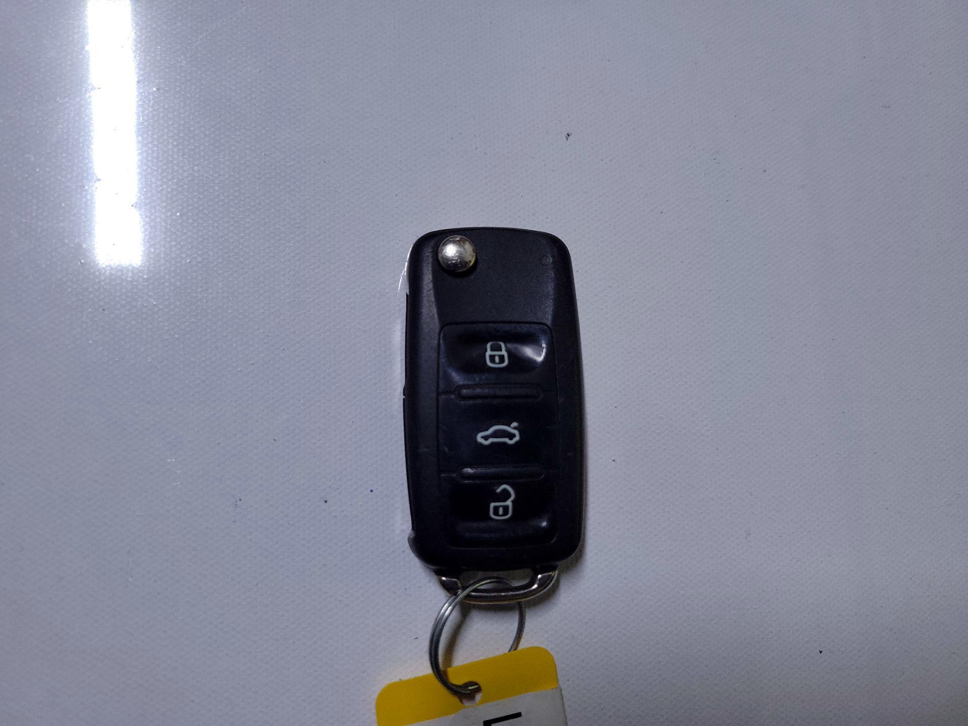 Thumbnail: 2019 Volkswagen Beetle - 20