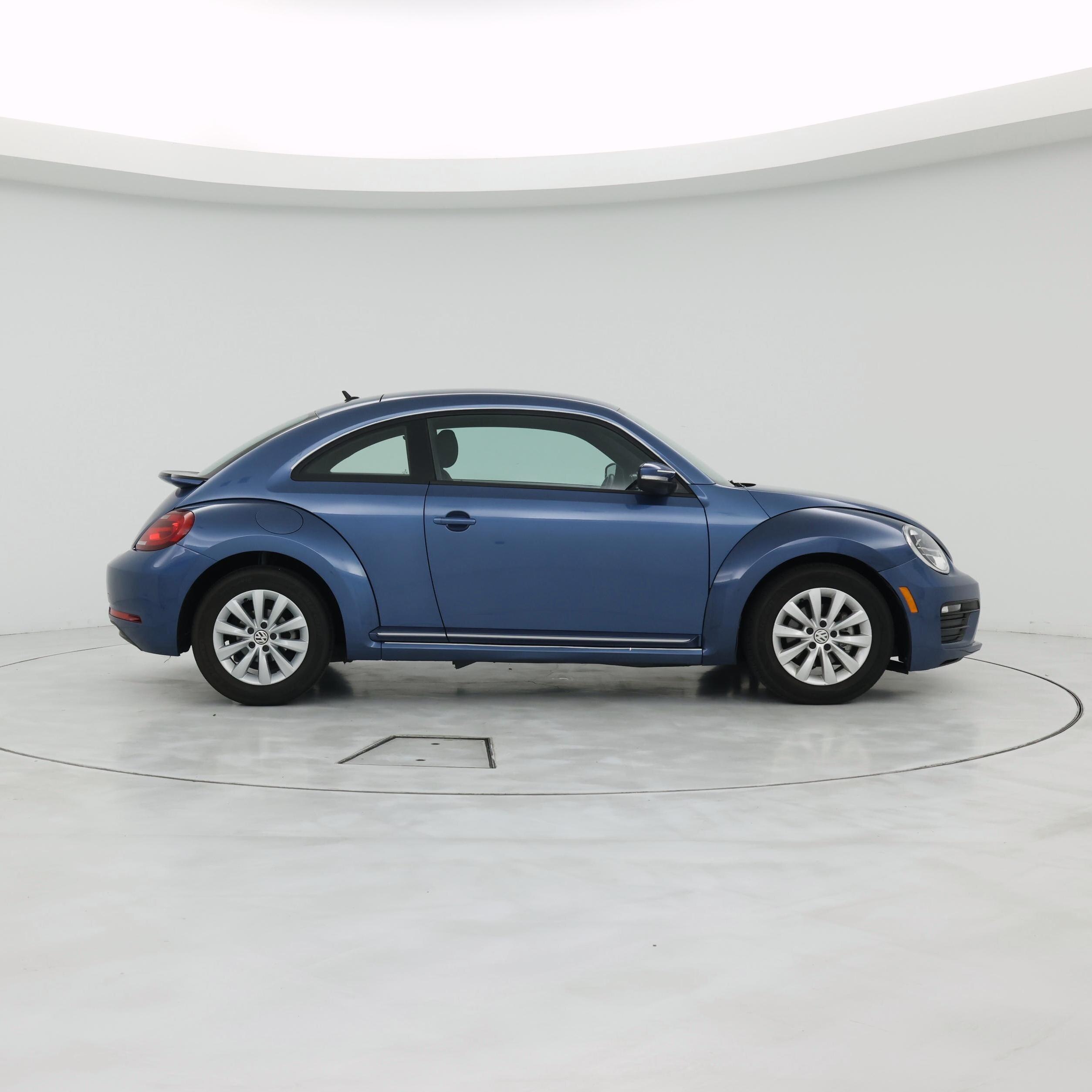 Thumbnail: 2019 Volkswagen Beetle - 7