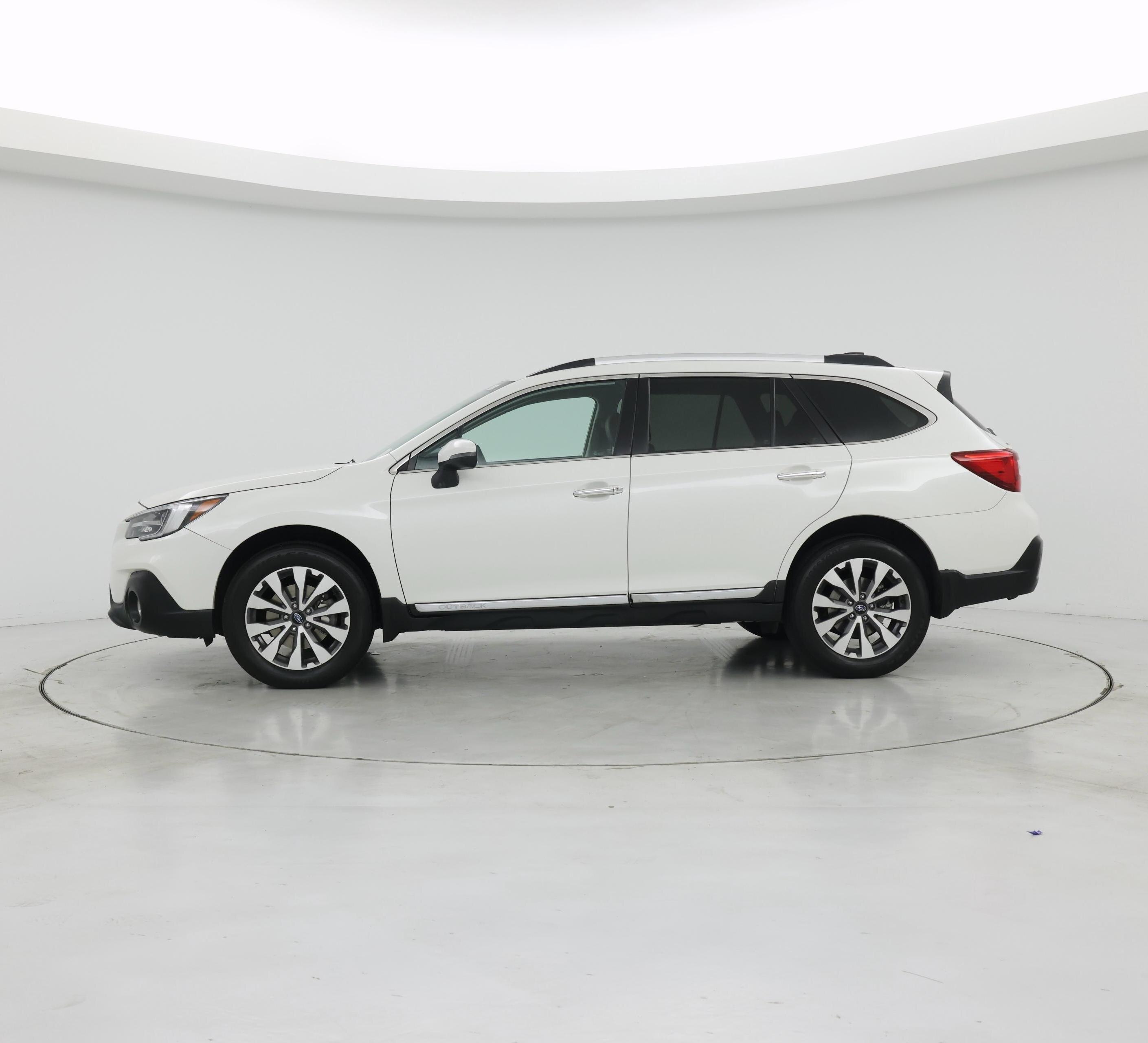 Thumbnail: 2018 Subaru Outback - 3