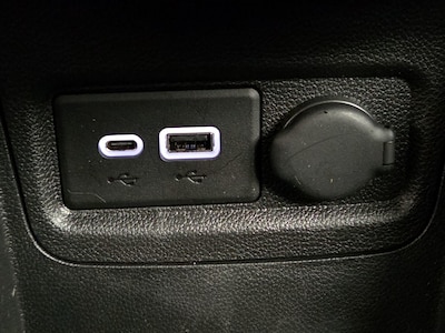 USB/AUX Ports