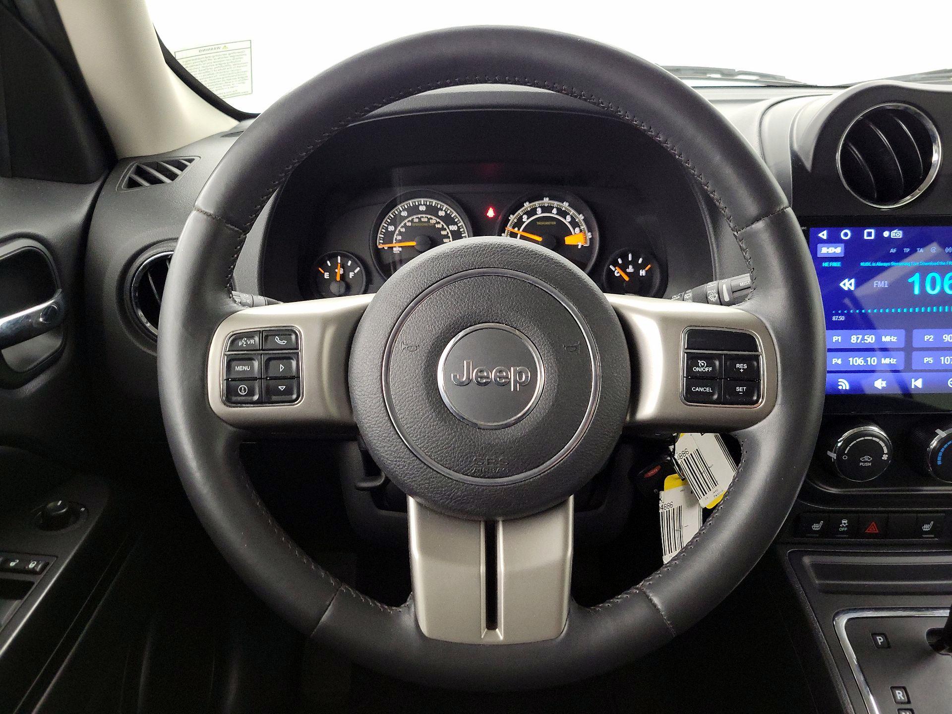 Thumbnail: 2014 Jeep Patriot - 10