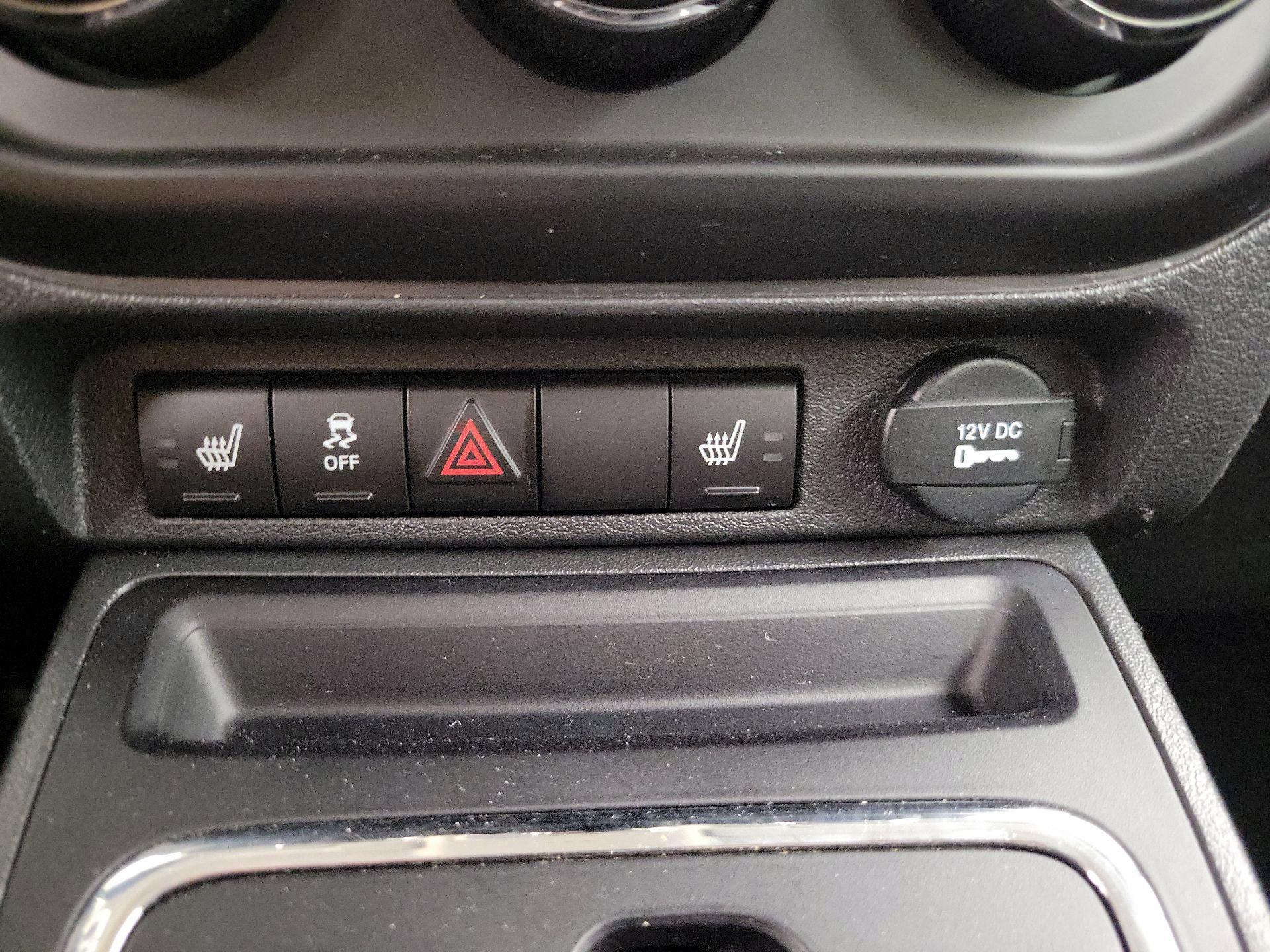 Thumbnail: 2014 Jeep Patriot - 17