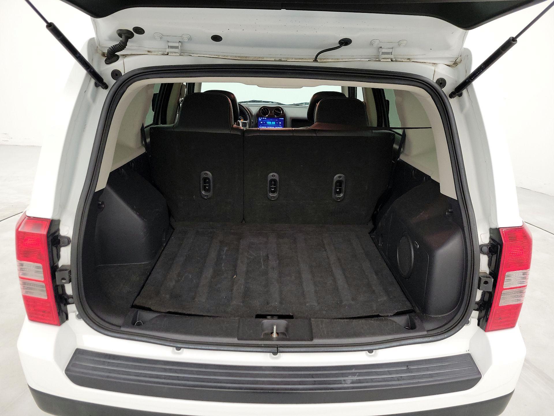 Thumbnail: 2014 Jeep Patriot - 19