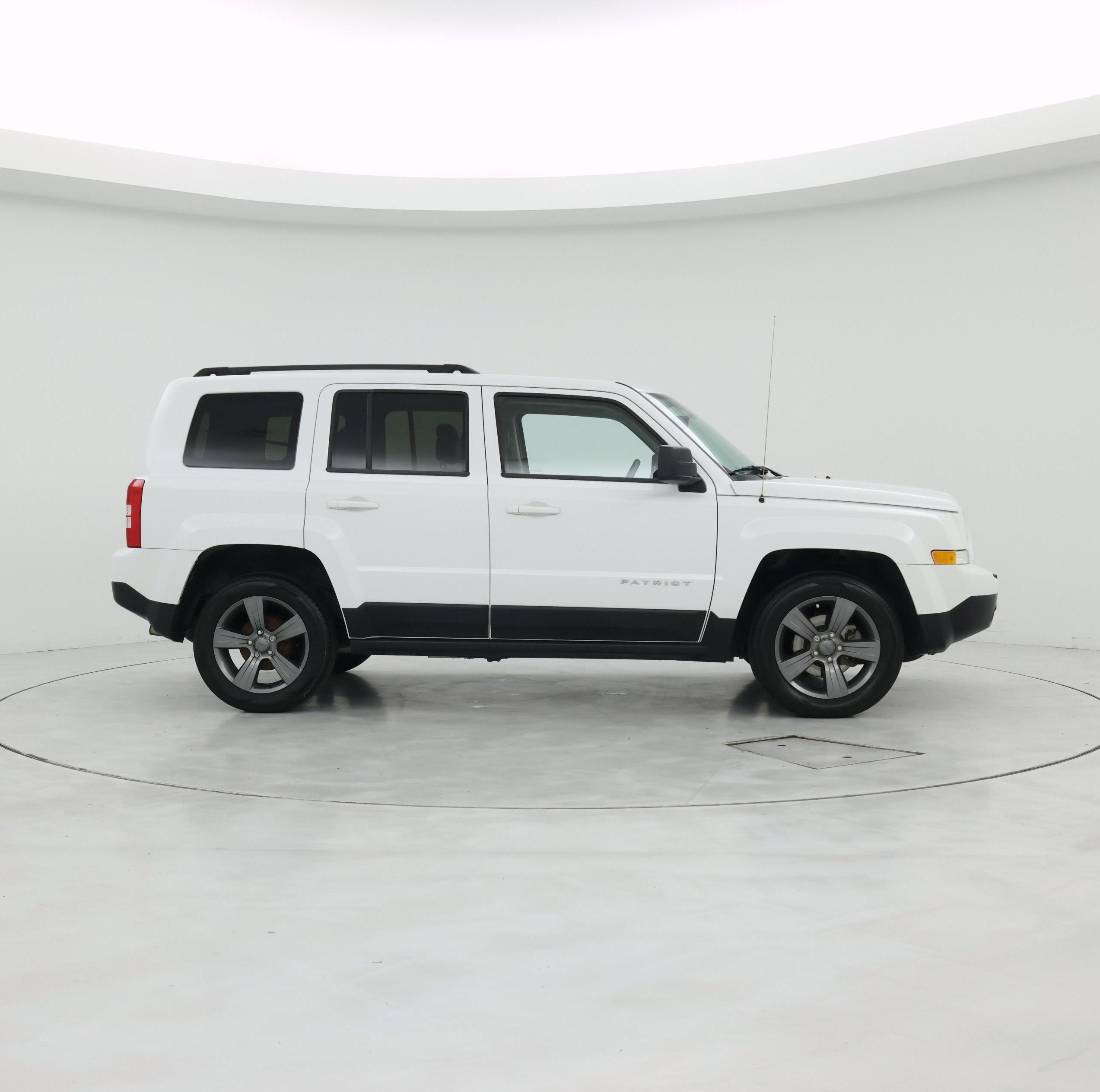 Thumbnail: 2014 Jeep Patriot - 7
