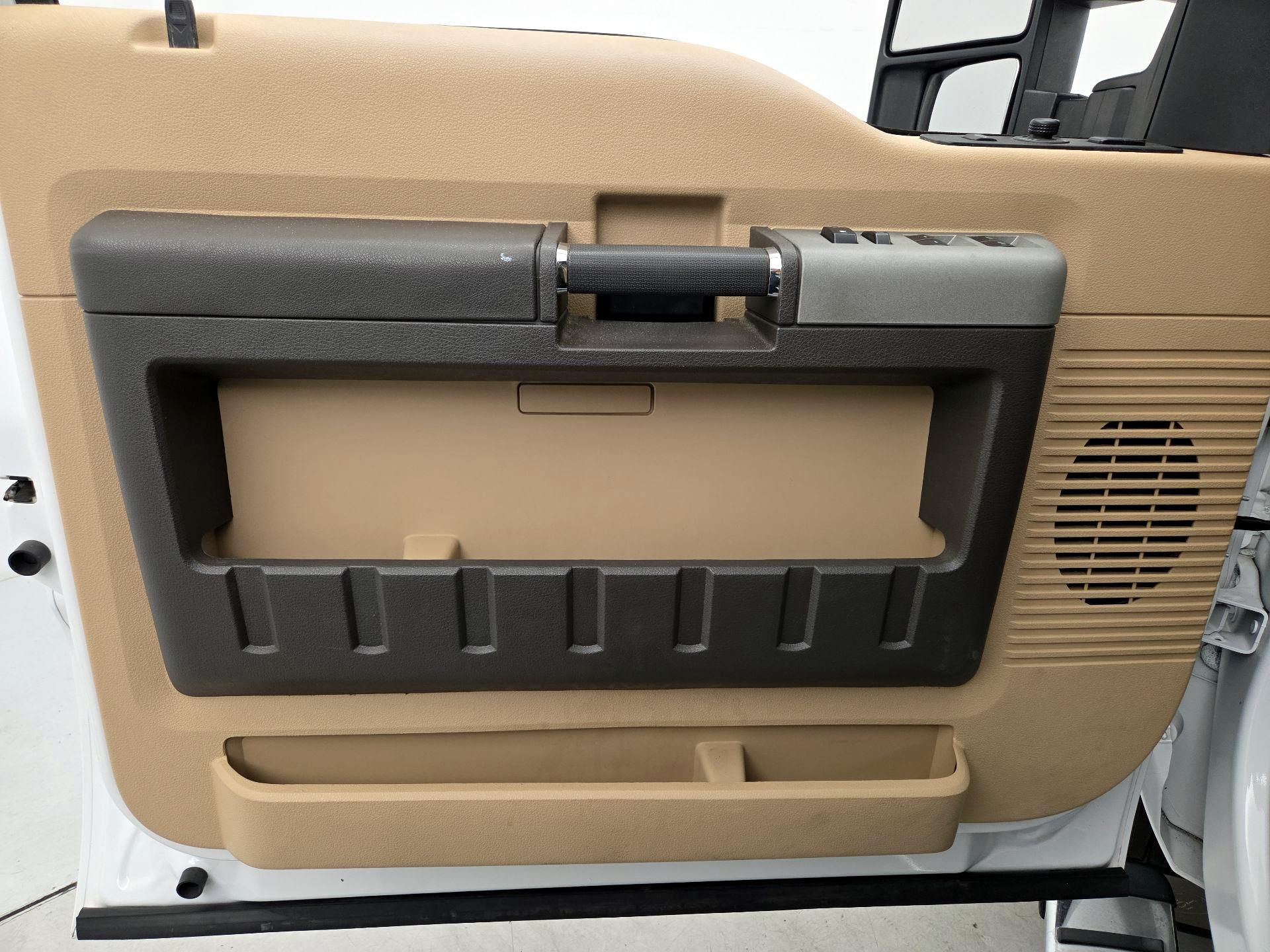 Thumbnail: 2014 Ford F-350 - 12