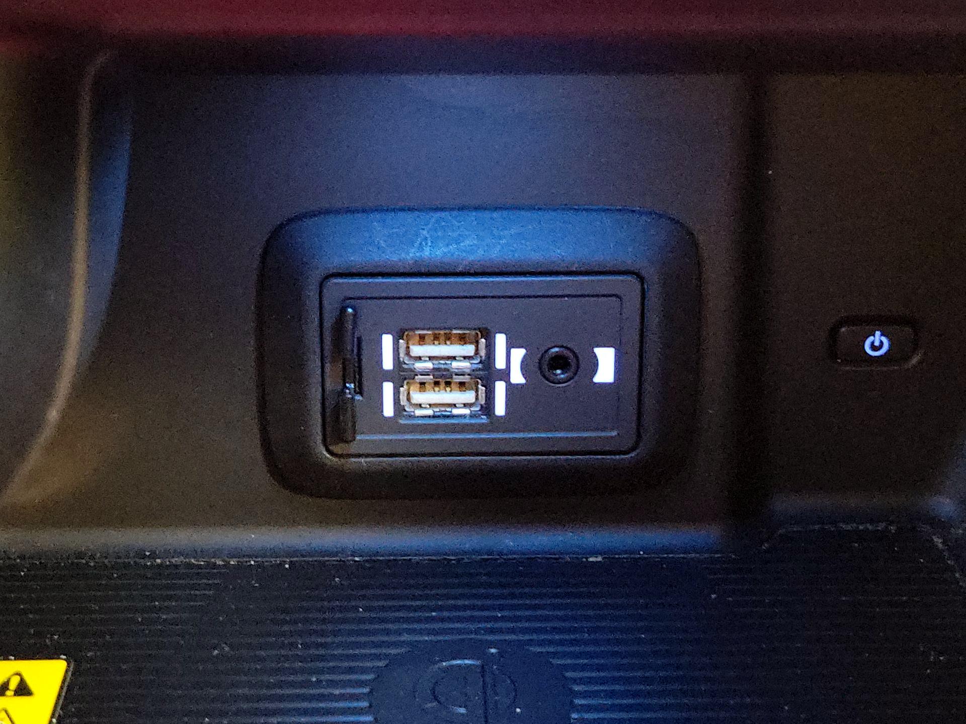 Thumbnail: 2022 Toyota Venza - 18