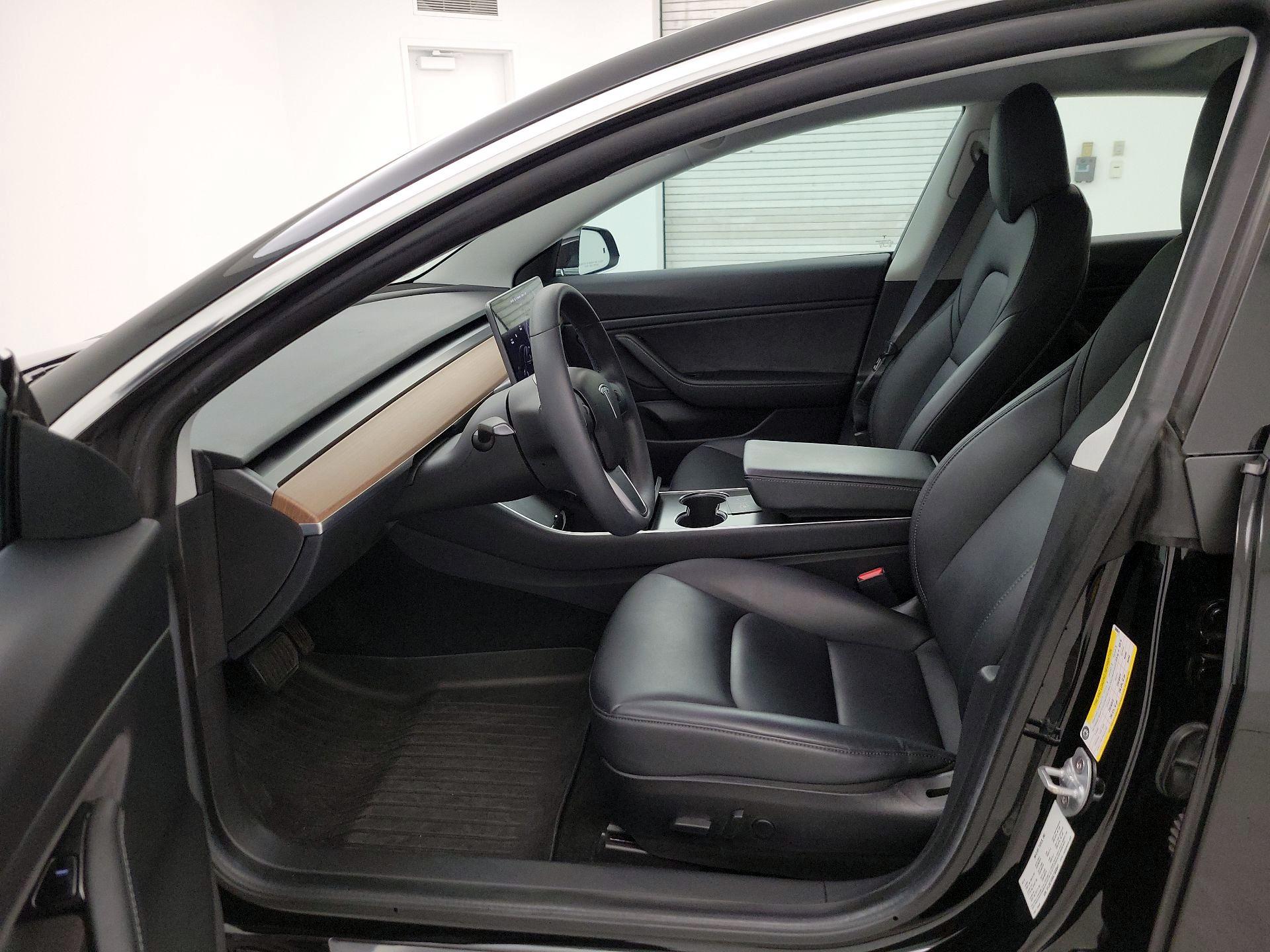 Thumbnail: 2020 Tesla Model 3 - 11