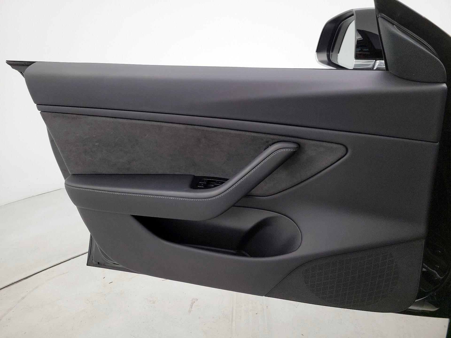 Thumbnail: 2020 Tesla Model 3 - 12