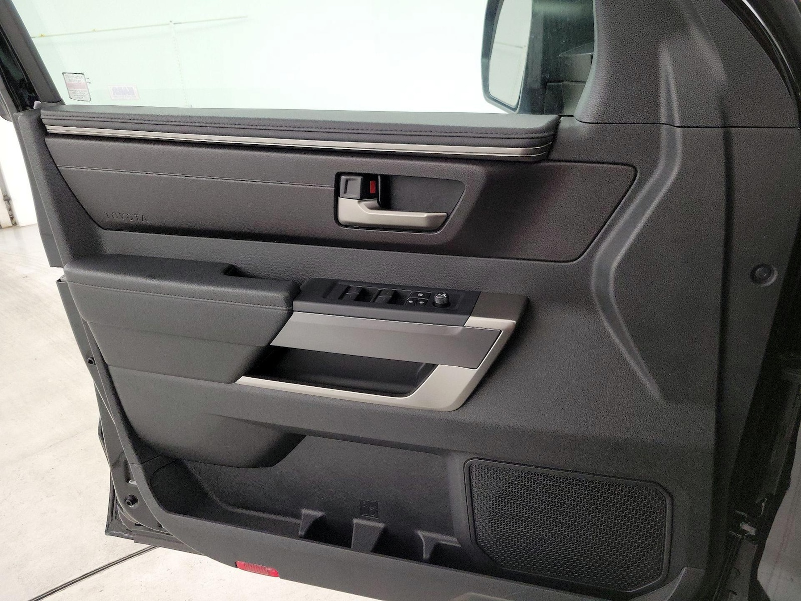 2025 Toyota Tundra SR5 - Photo 13