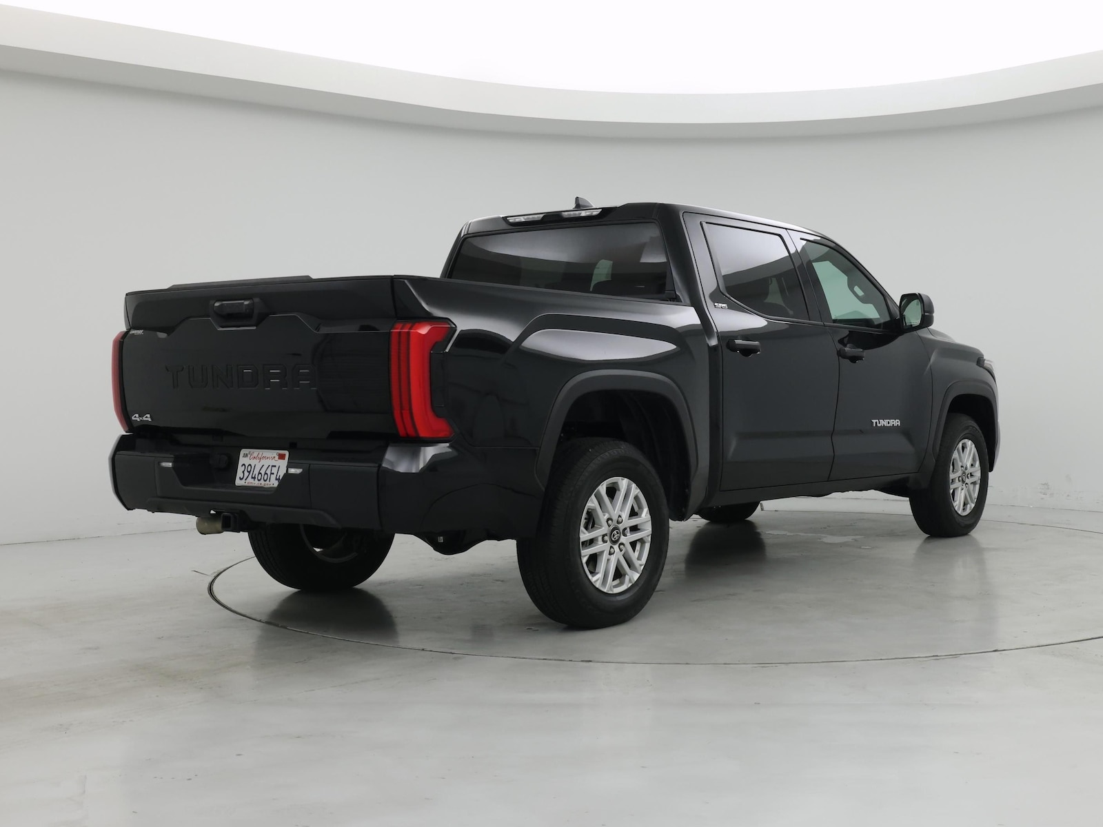 2025 Toyota Tundra SR5 - Photo 9