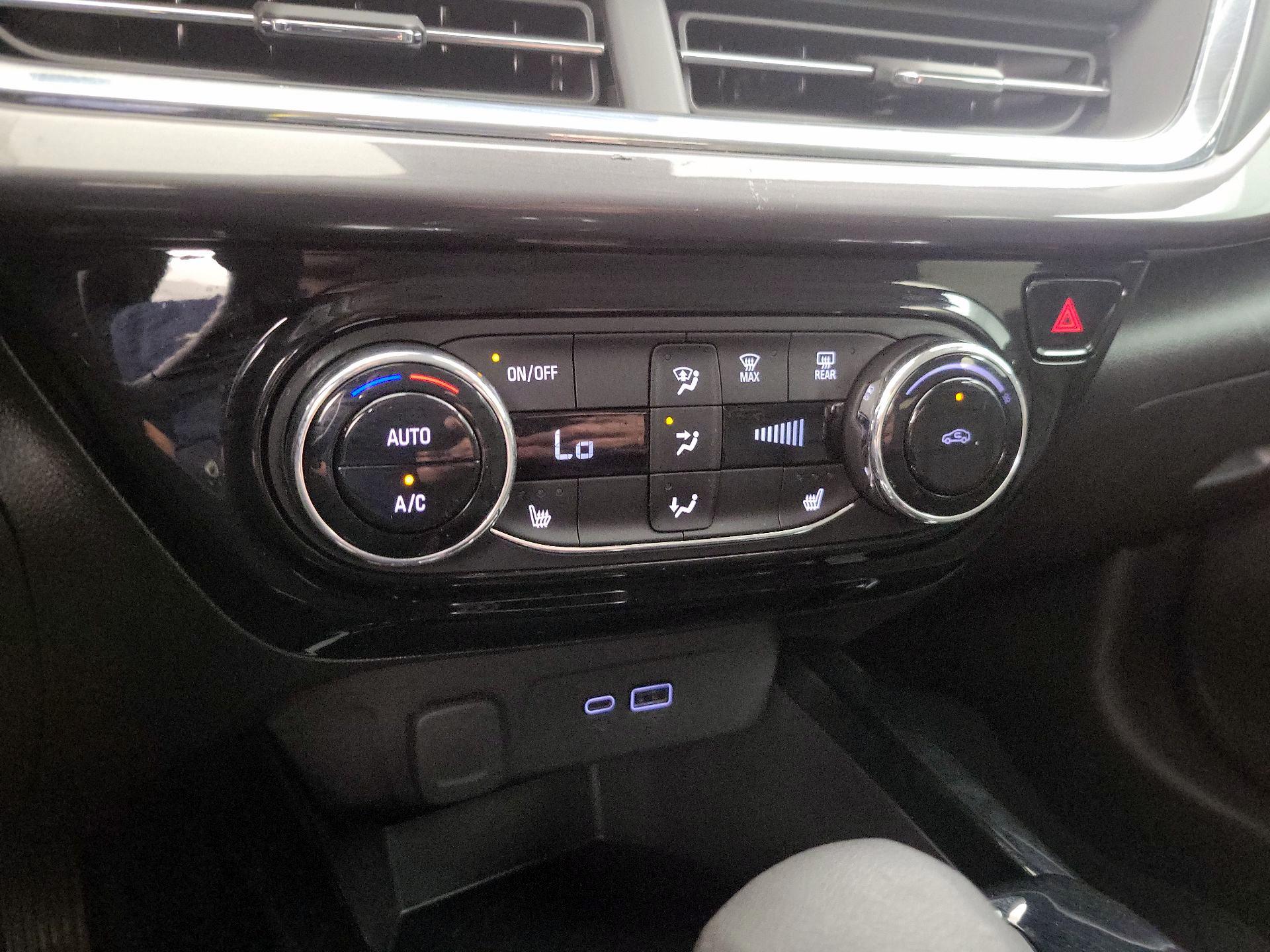 Thumbnail: 2025 Chevrolet Trax - 16