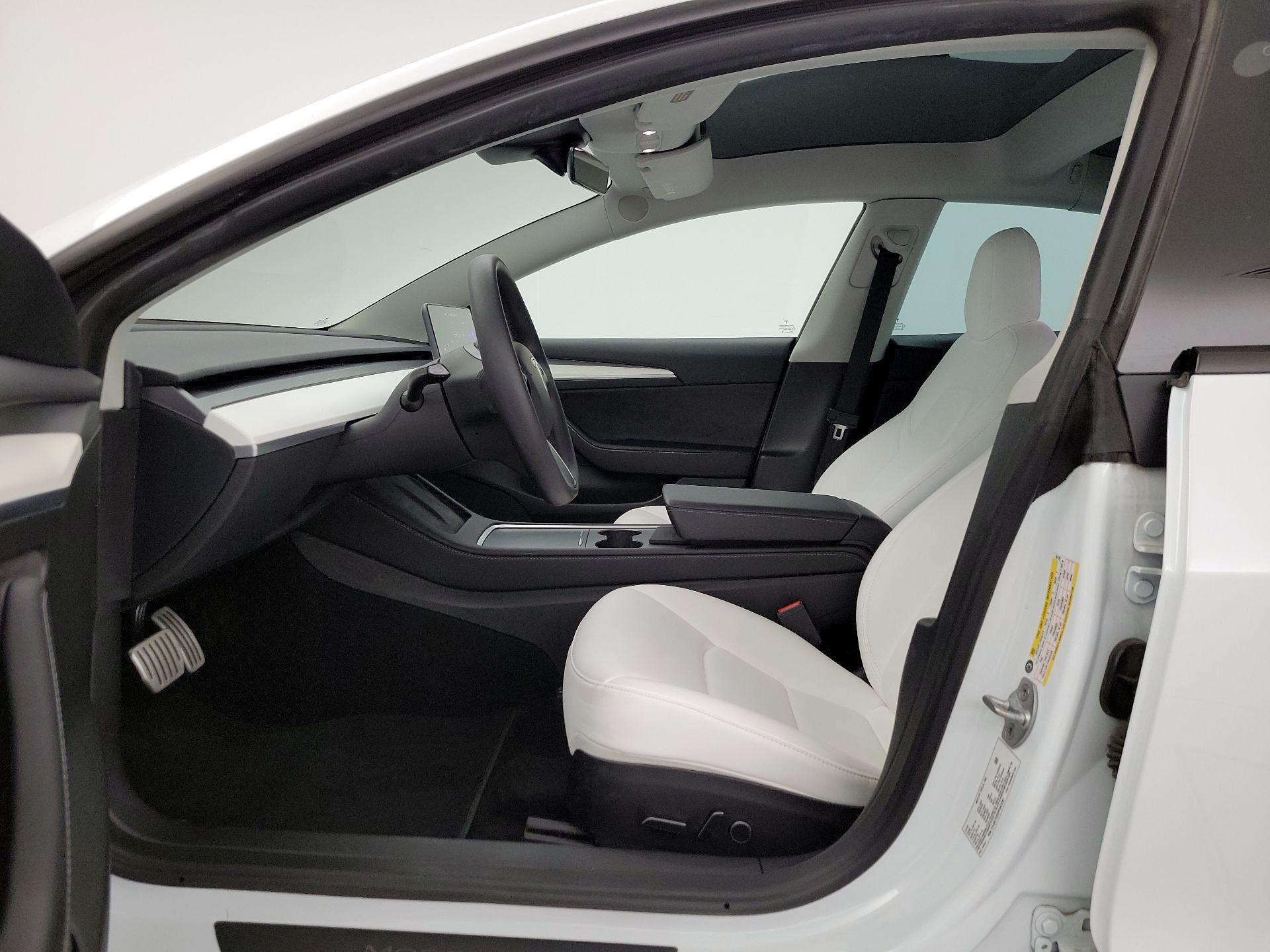 Thumbnail: 2023 Tesla Model 3 - 11