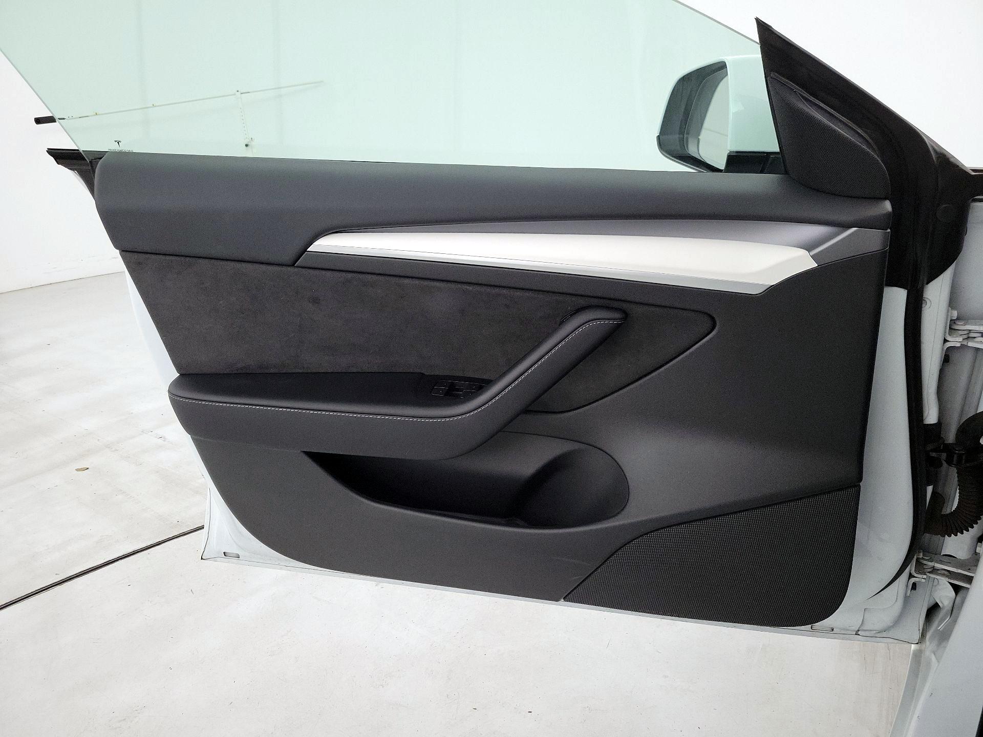 Thumbnail: 2023 Tesla Model 3 - 12