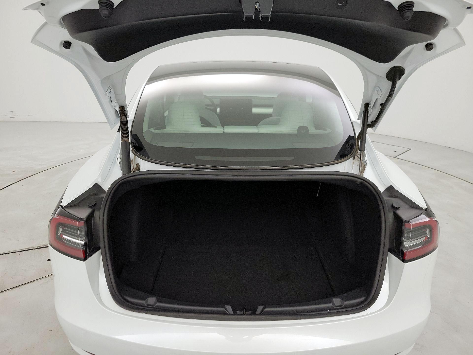 Thumbnail: 2023 Tesla Model 3 - 19