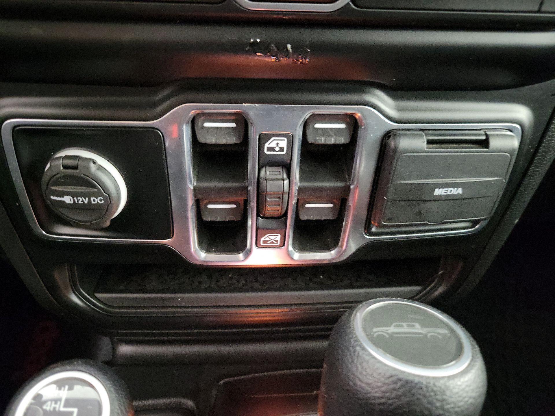 Thumbnail: 2022 Jeep Gladiator - 19