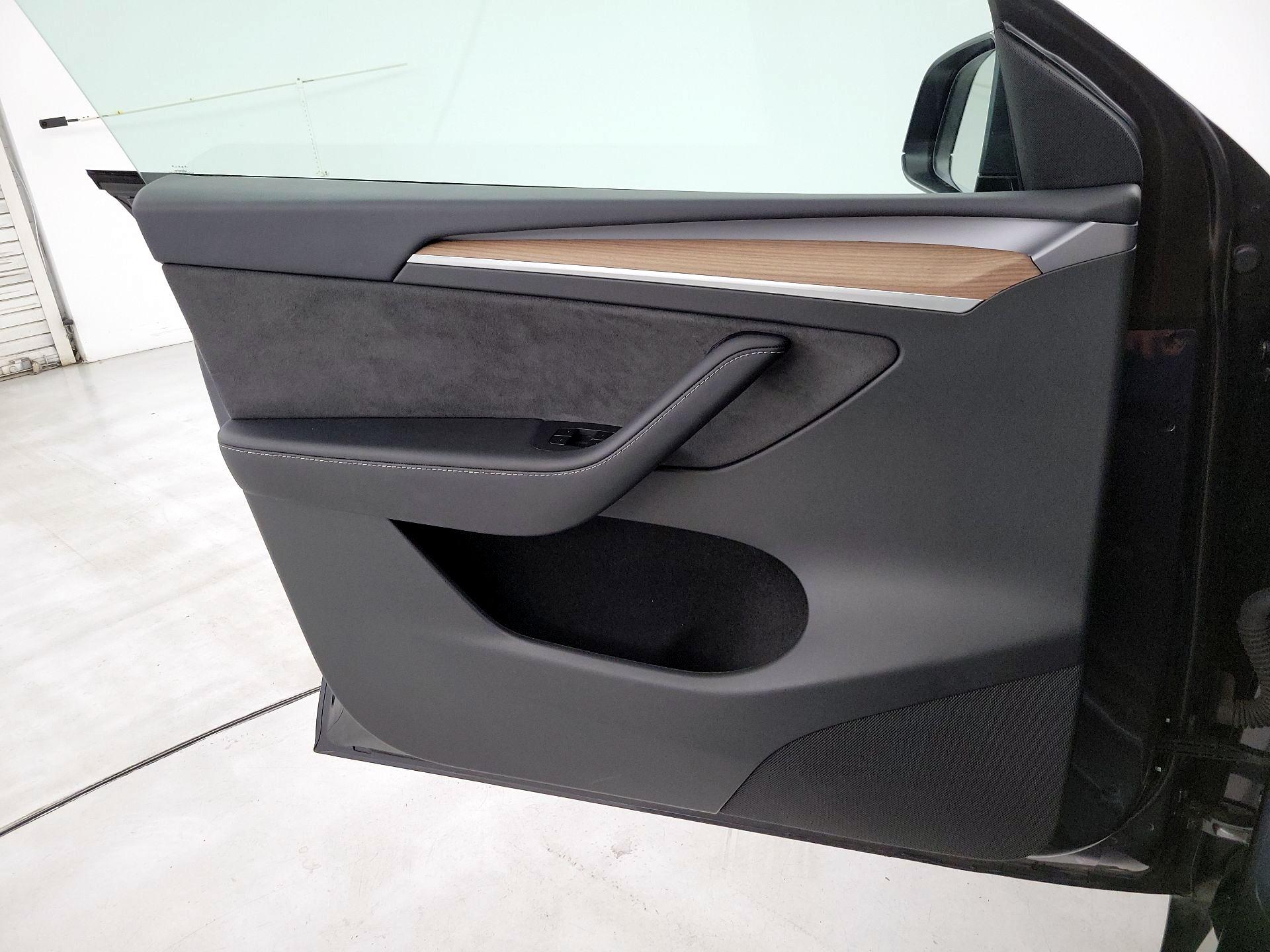 Thumbnail: 2025 Tesla Model Y - 12