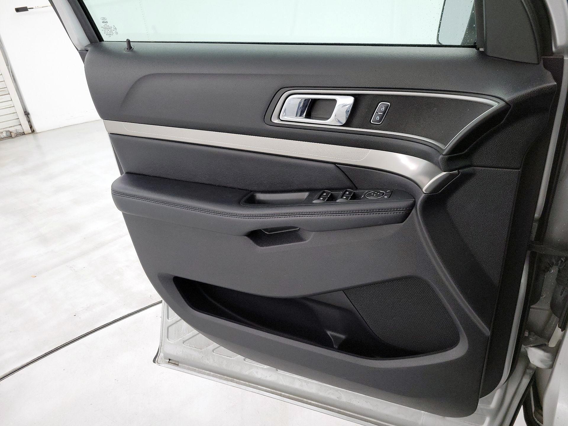 Thumbnail: 2019 Ford Explorer - 12