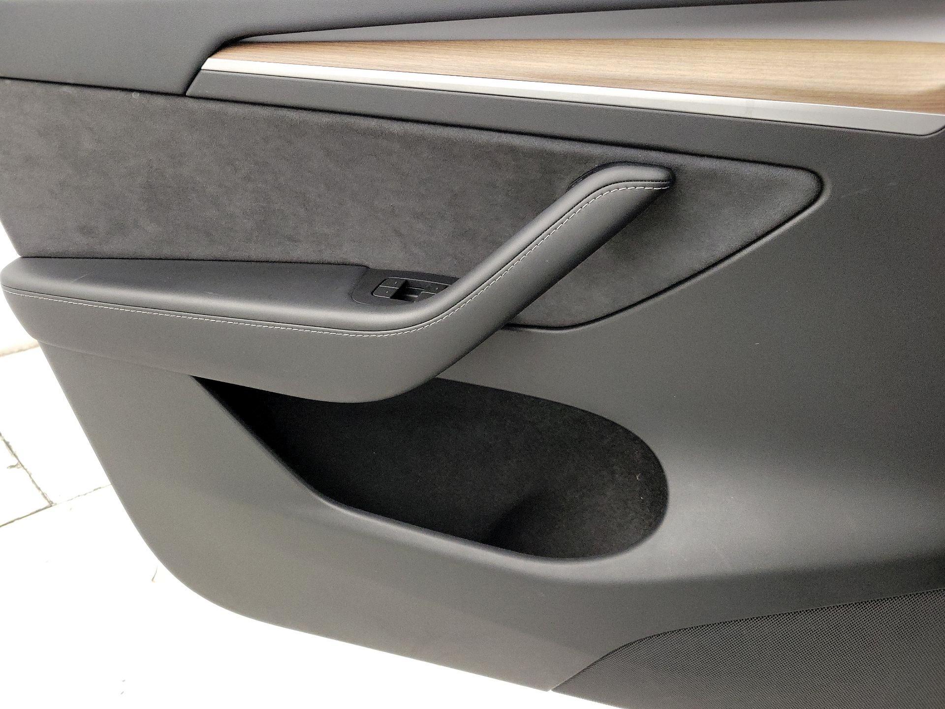 Thumbnail: 2023 Tesla Model Y - 12