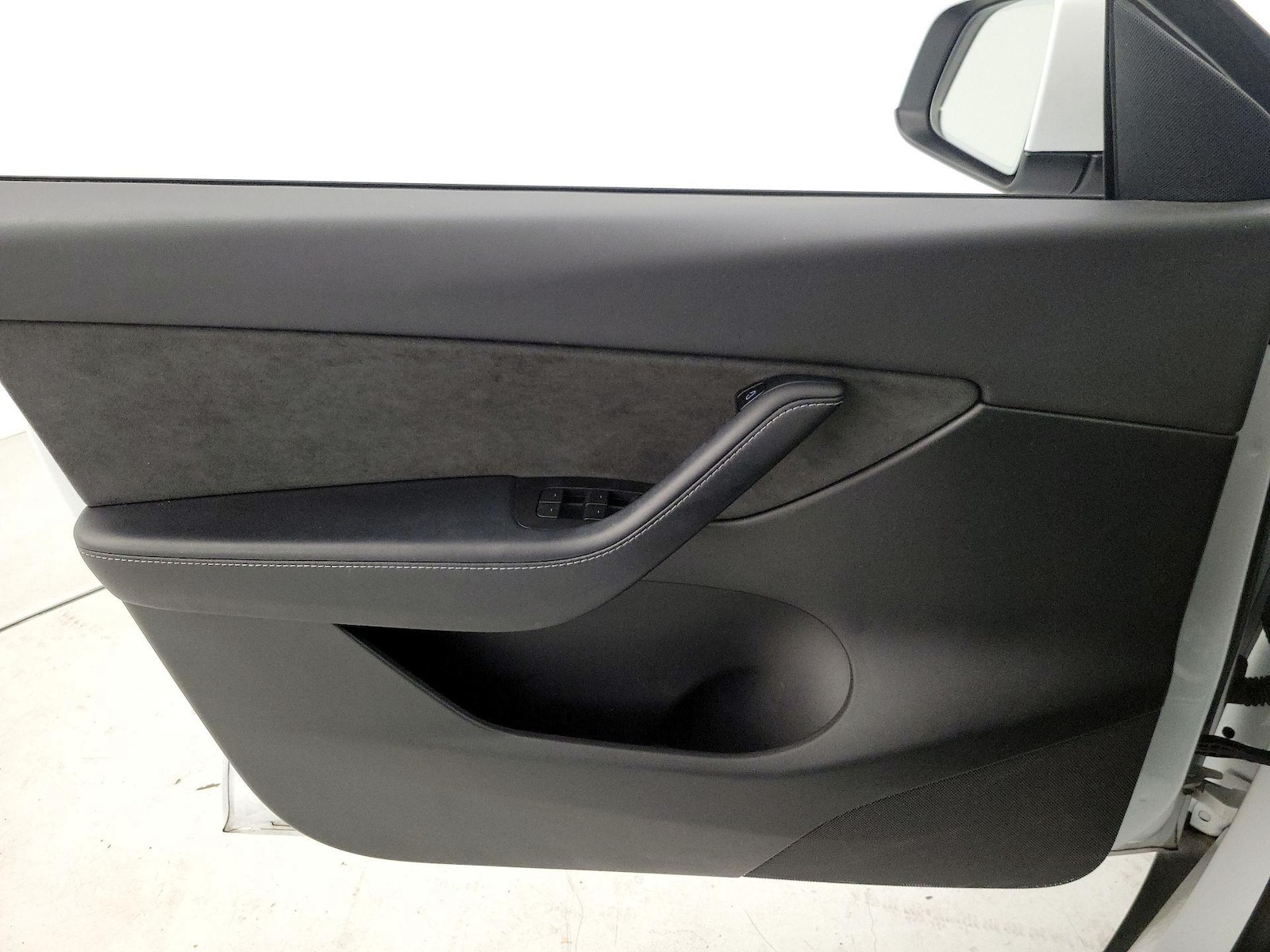 2022 Tesla Model Y Long Range - Photo 13